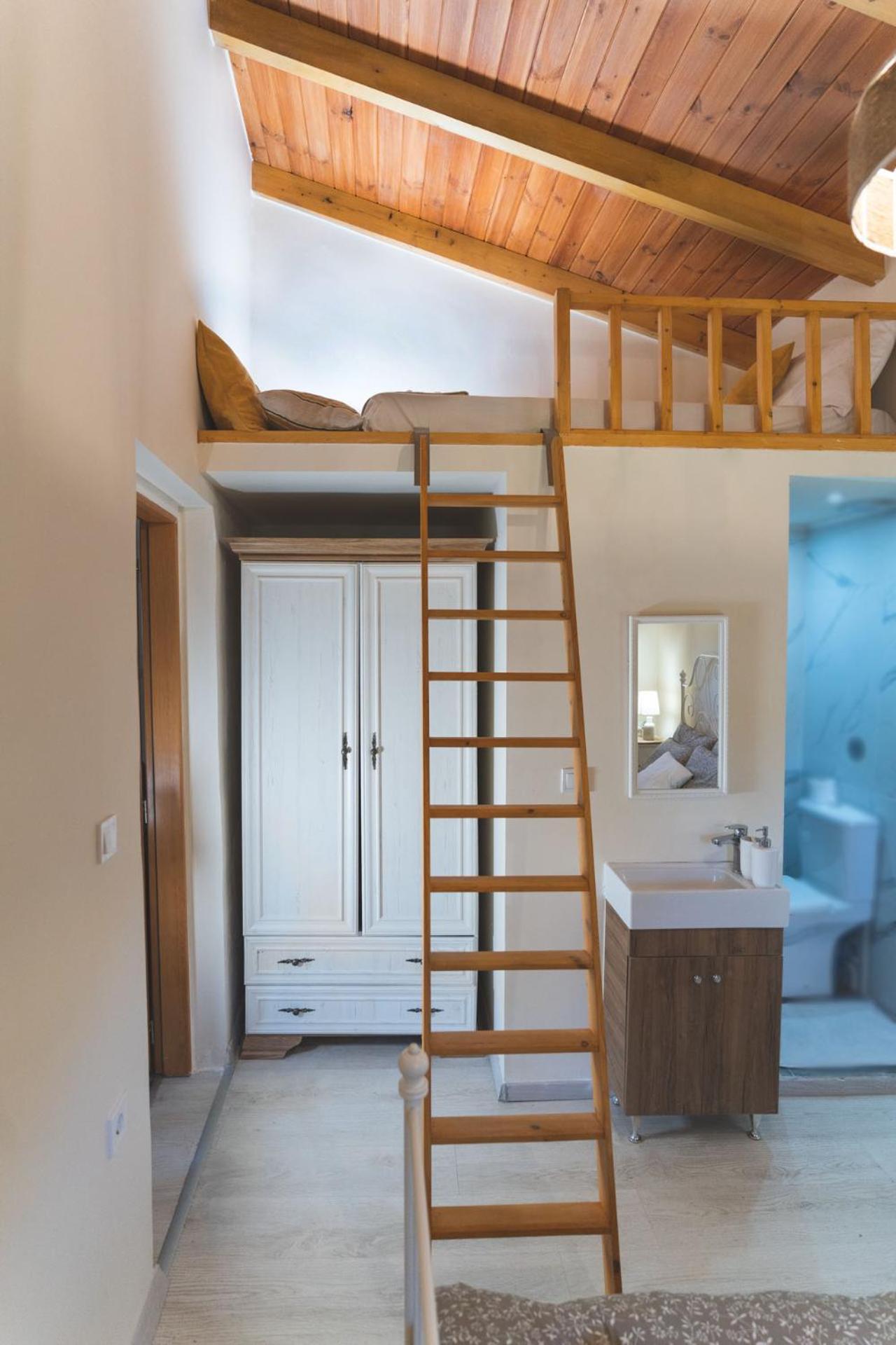Villa with Private Pool - Photo 1