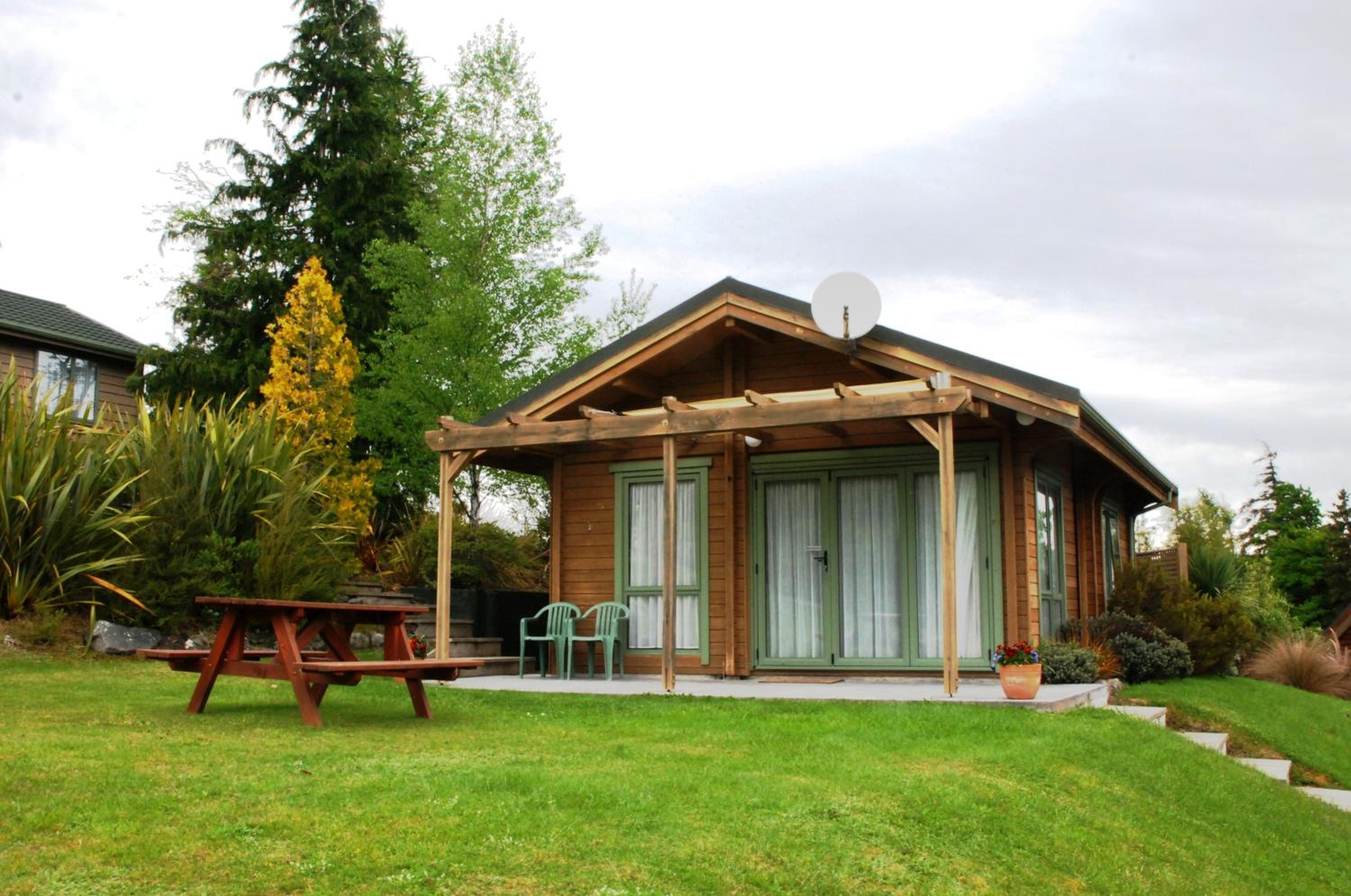 One-Bedroom Queen Chalet with Spa Bath - Photo 3