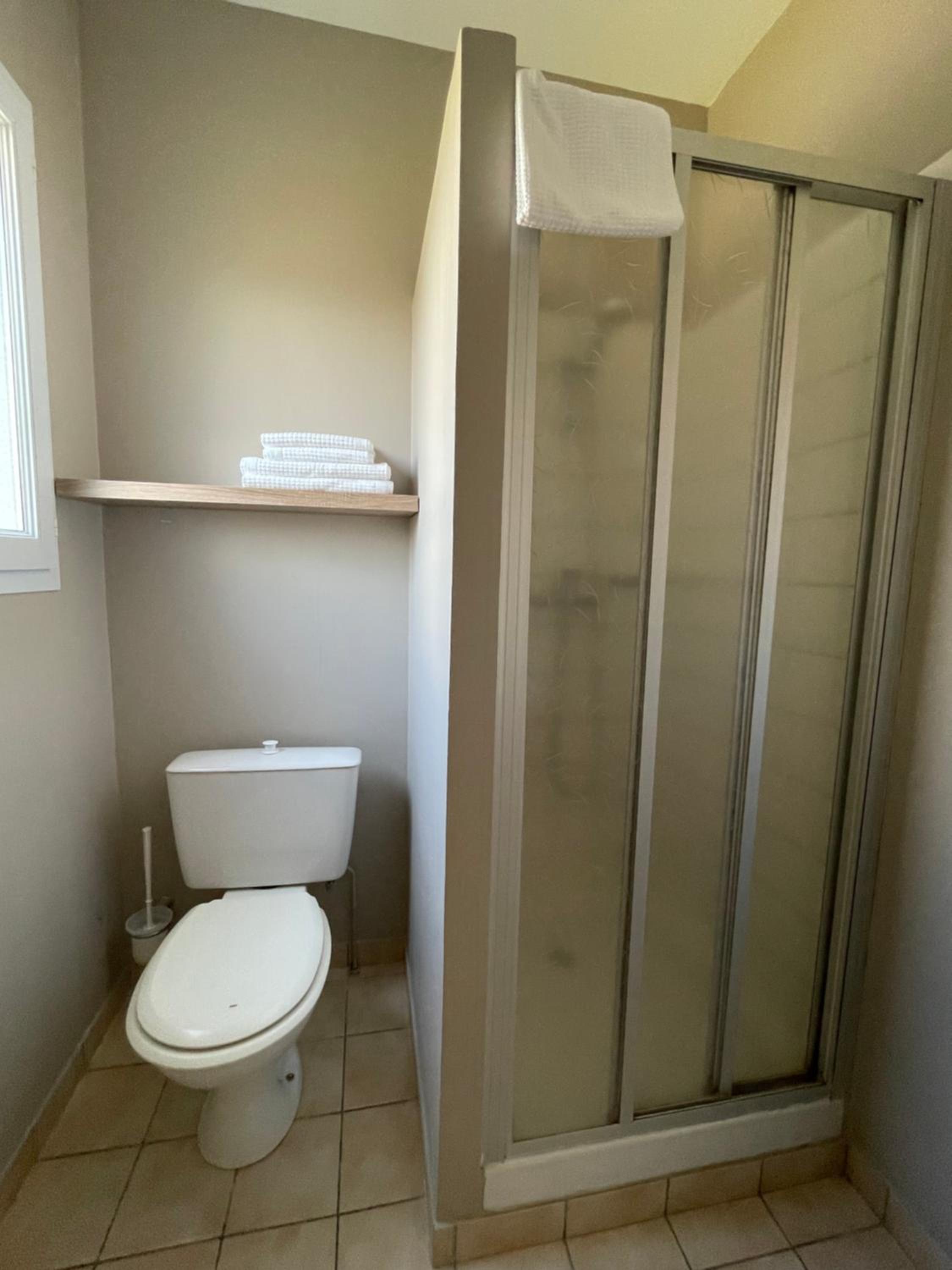 Standard Double or Twin Room - Photo 4