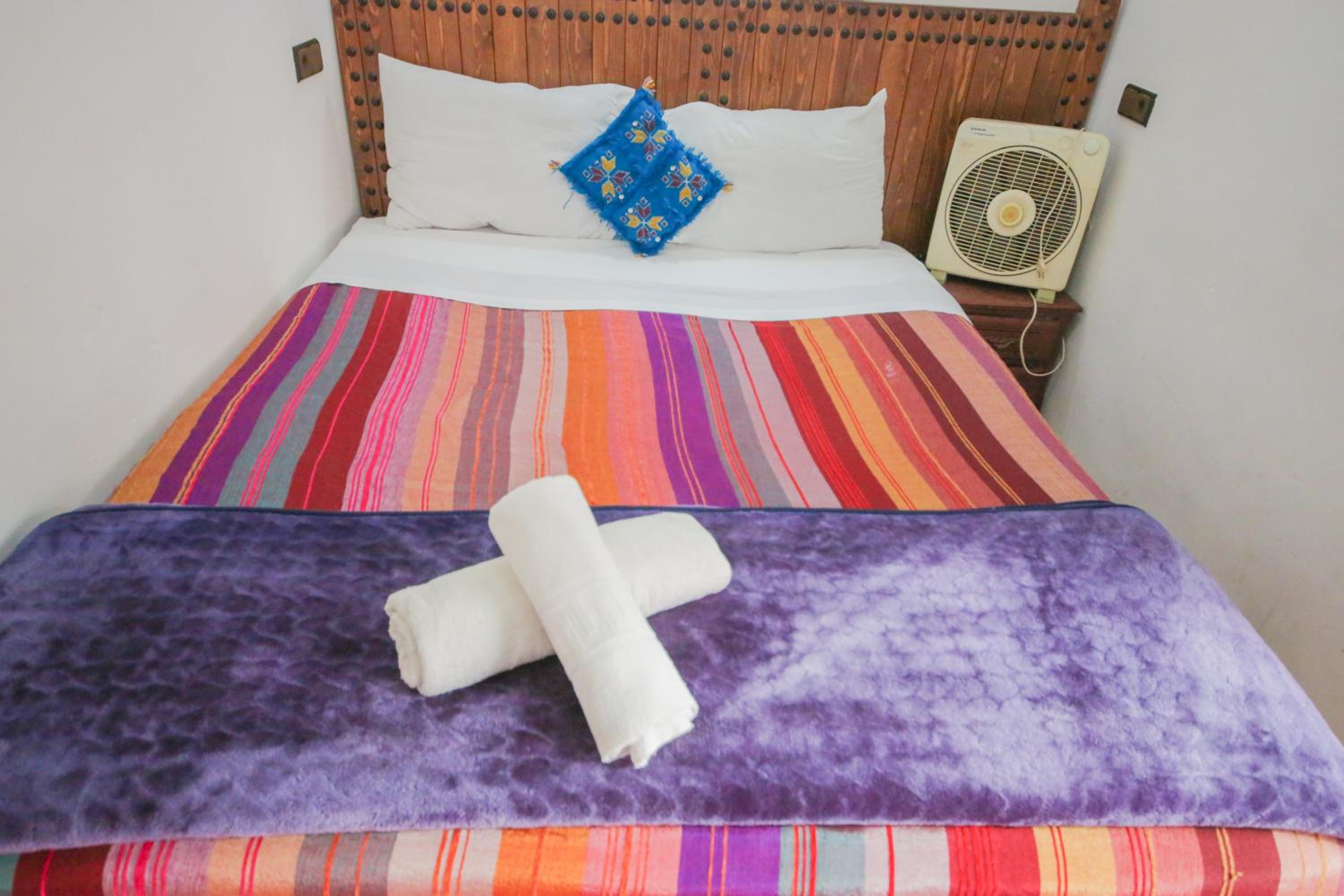 Double Room with Private Bathroom - Photo 11