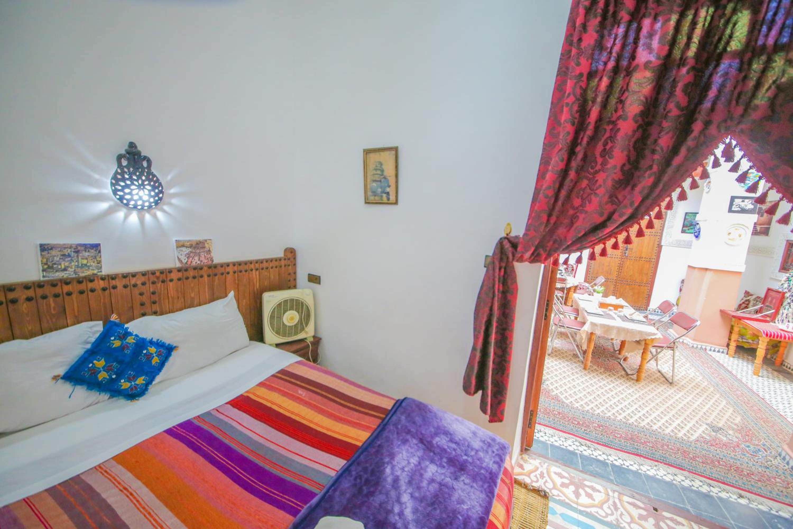 Double Room with Private Bathroom - Photo 13