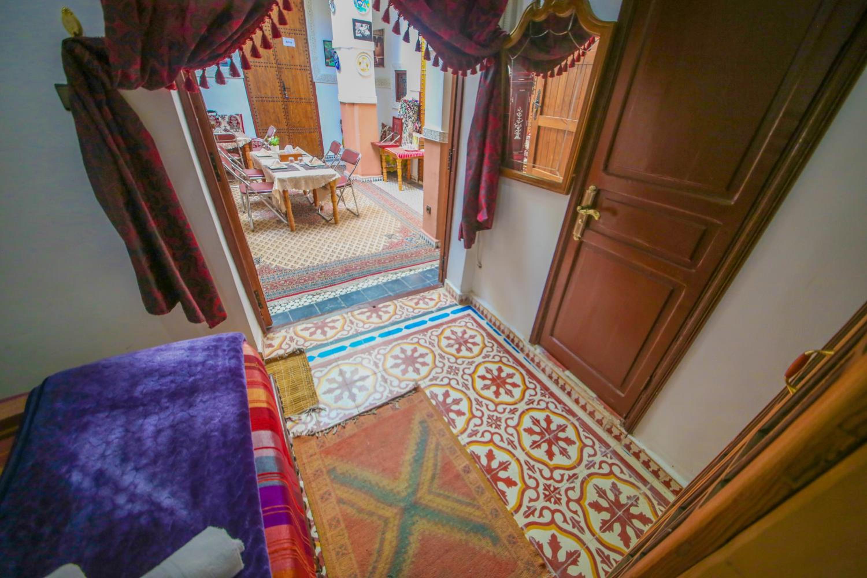 Double Room with Private Bathroom - Photo 5