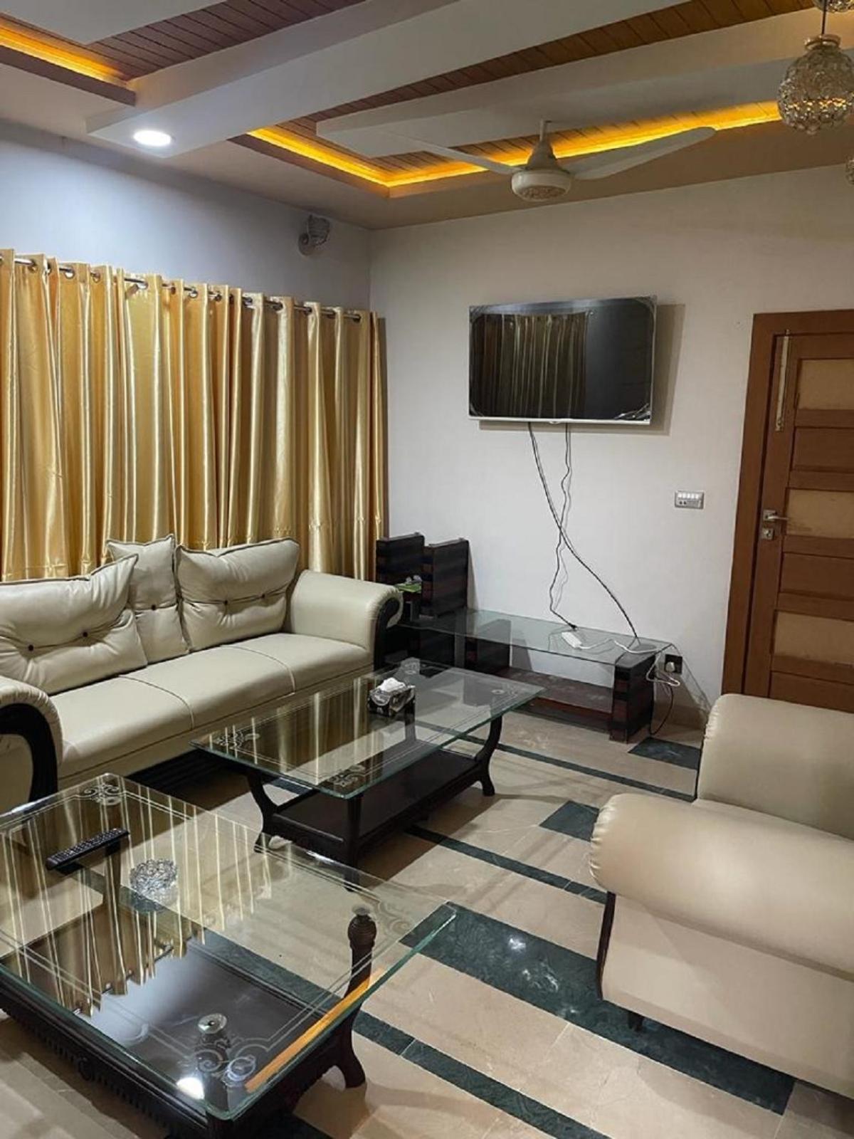 Deluxe Double Room (2 Adults + 1 Child) photo 3