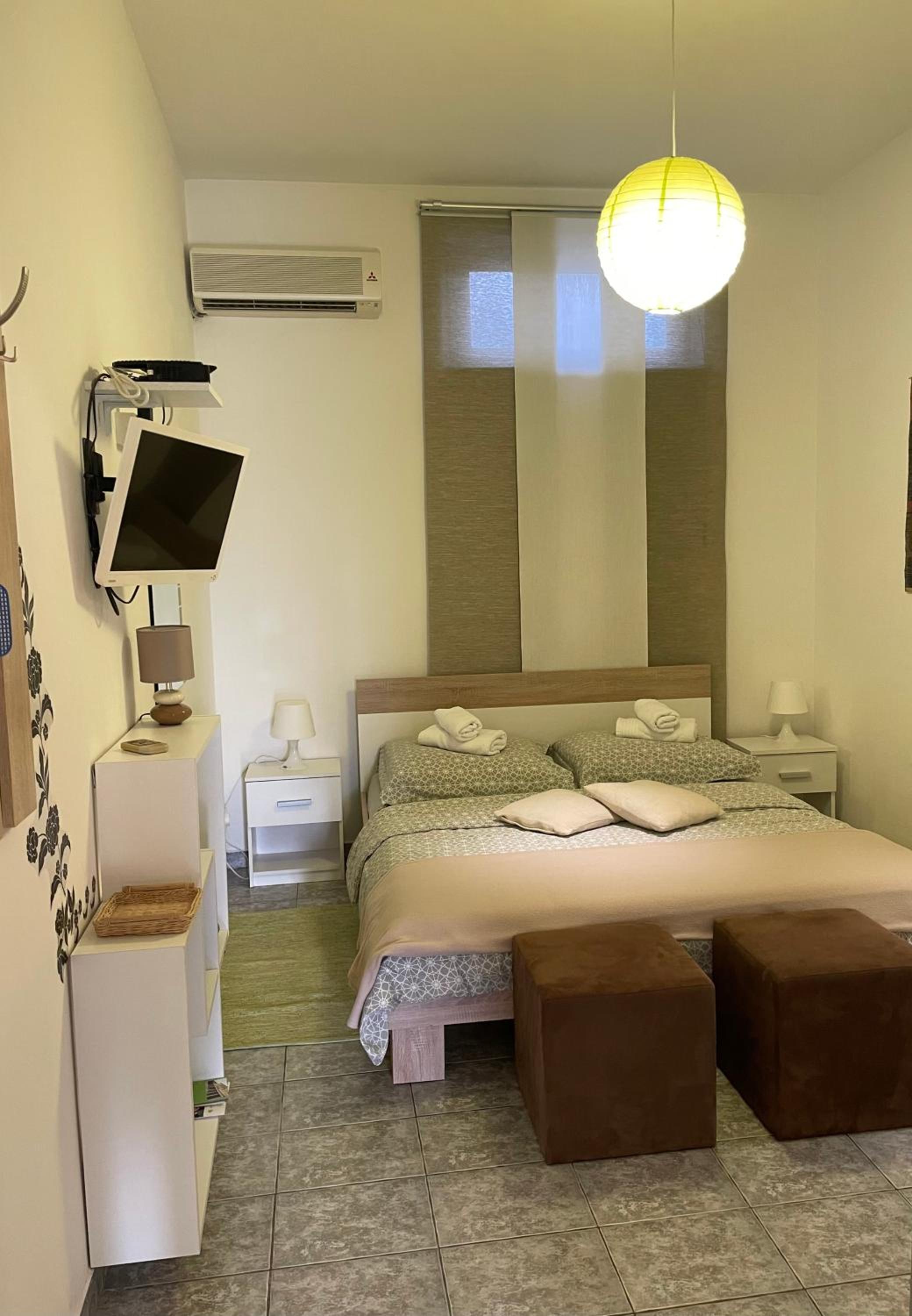 Studio Apartment photo 1