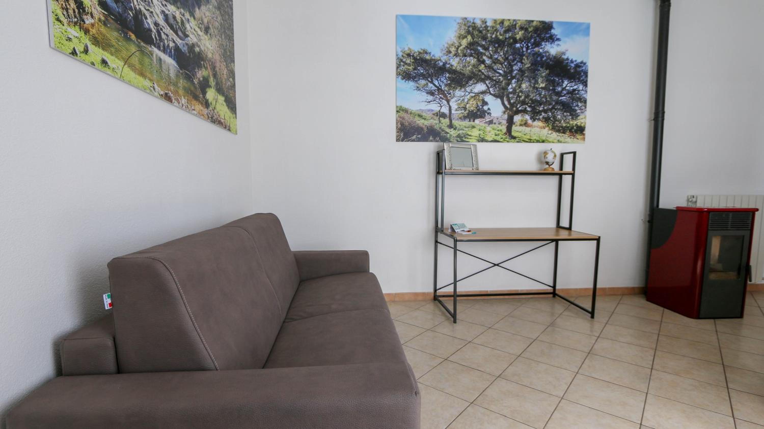 Three-Bedroom Apartment photo 1