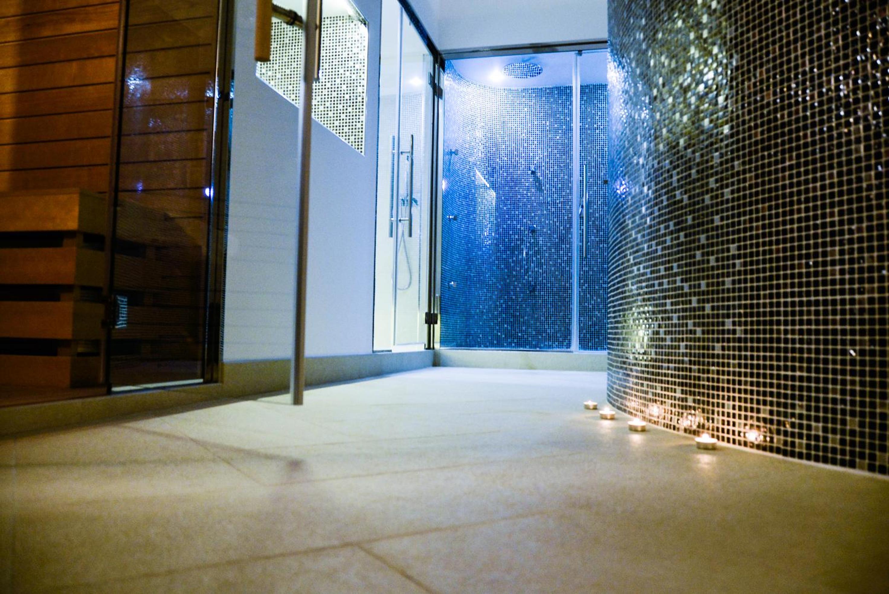Standard Double Room with Spa Access  photo 2