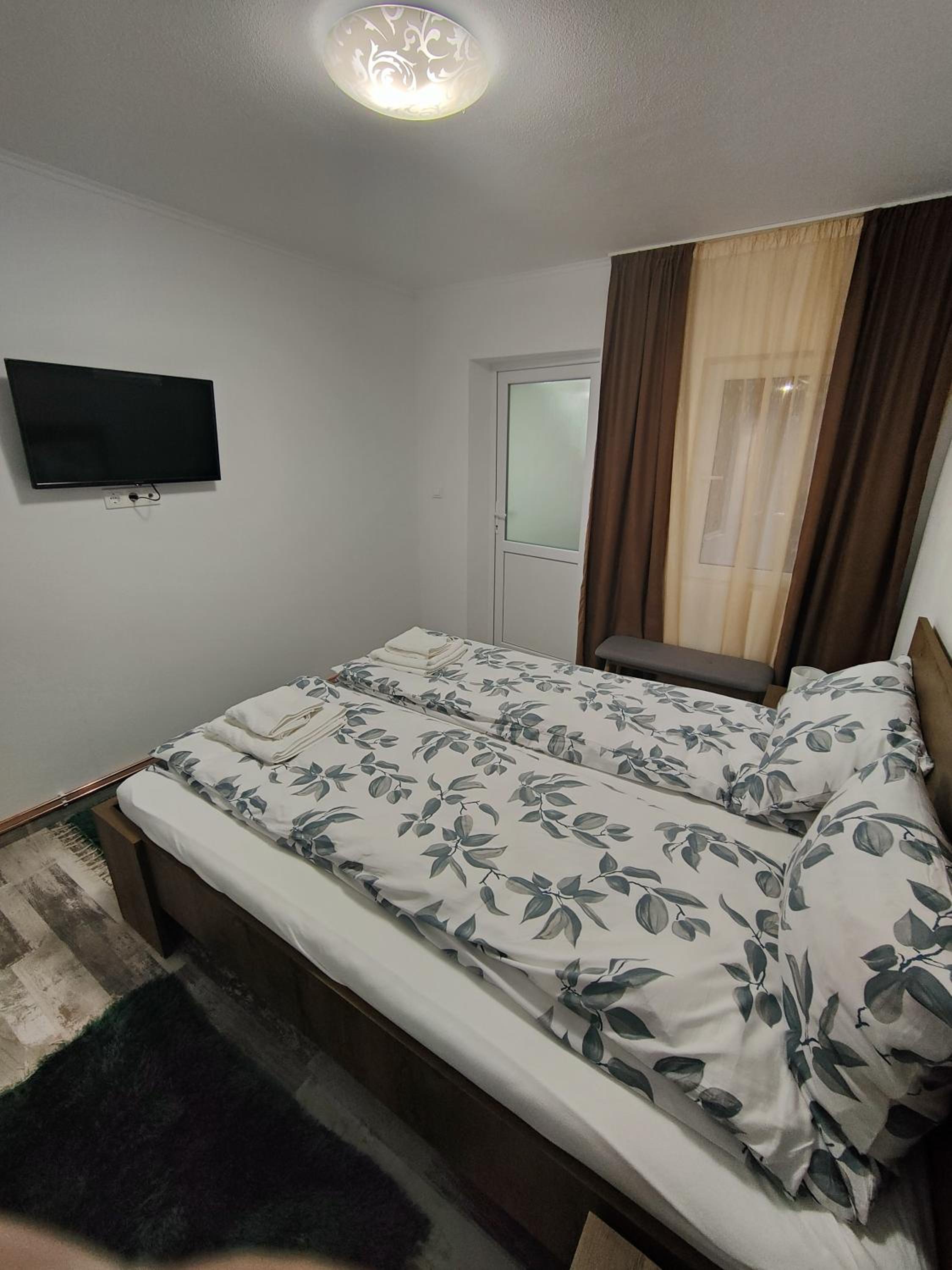 Two-Bedroom Apartment - Photo 9