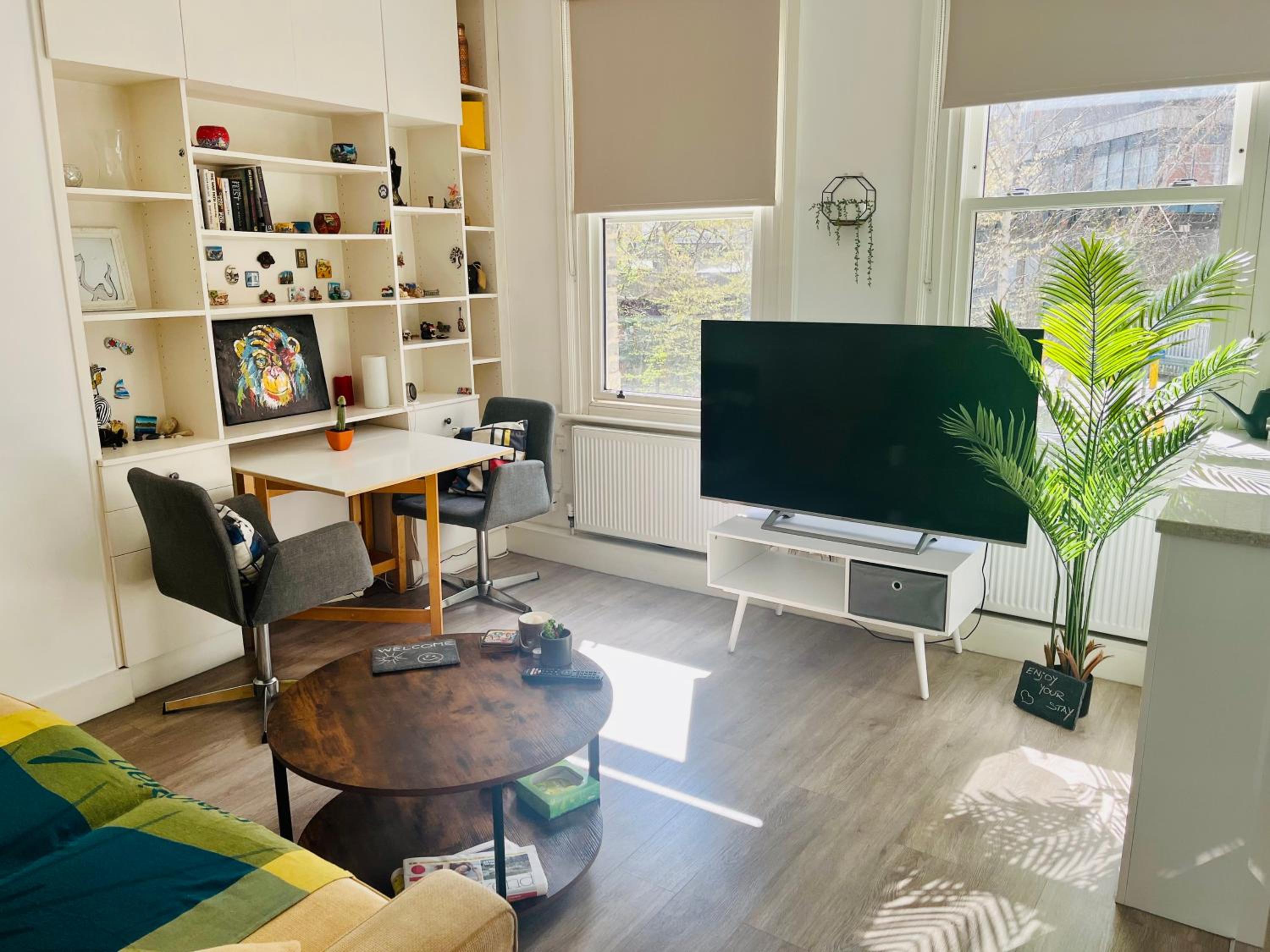 One-Bedroom Apartment photo 1