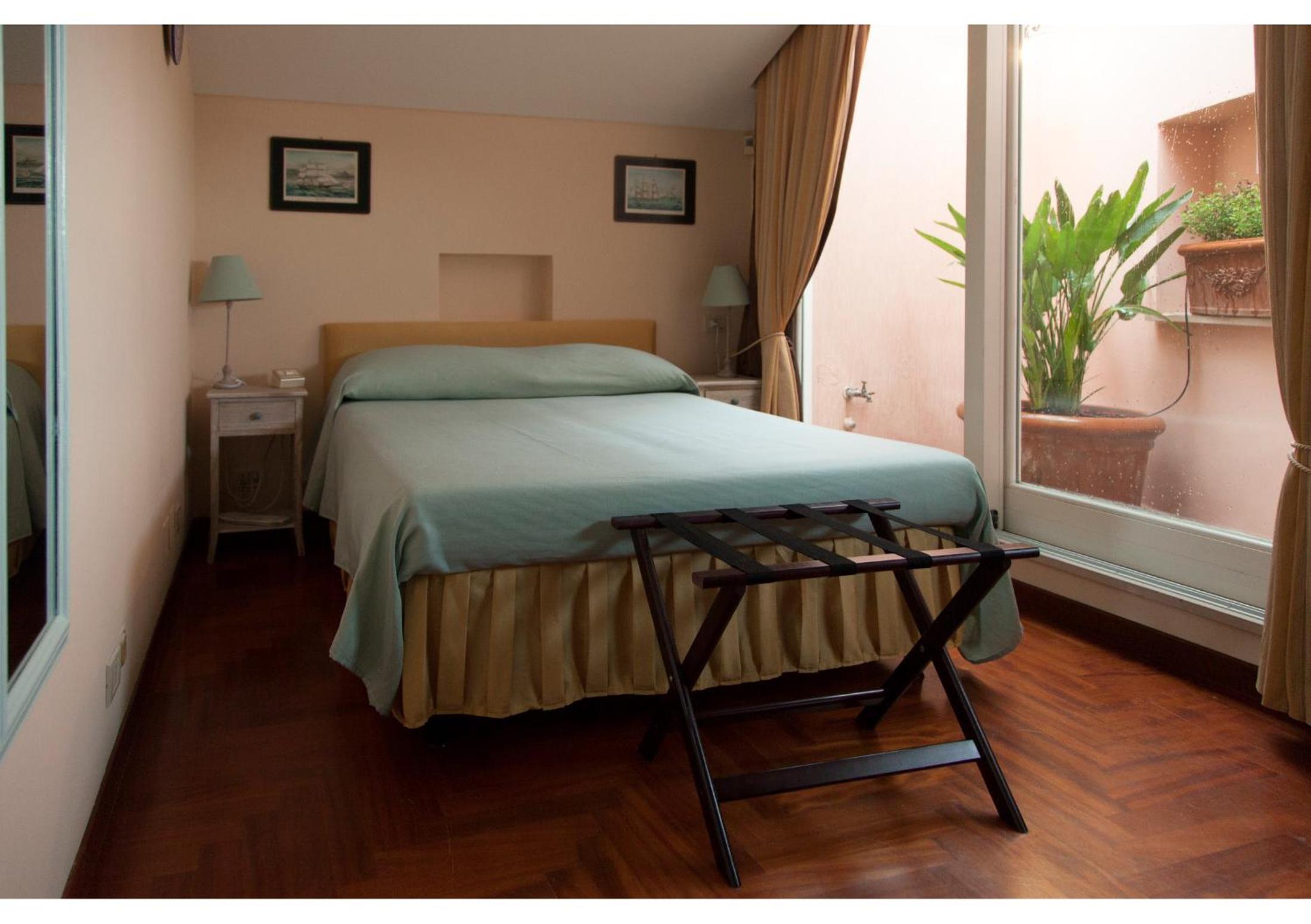 Double Room with Sea View and Private External Bathroom photo 3