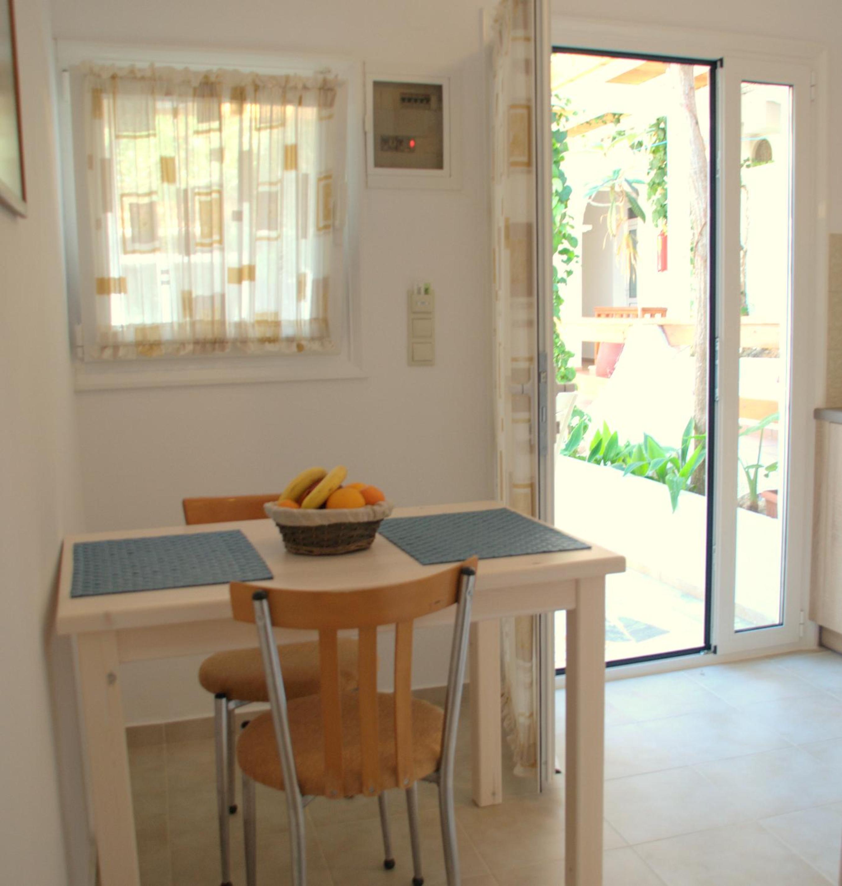 Family Room with Terrace photo 3