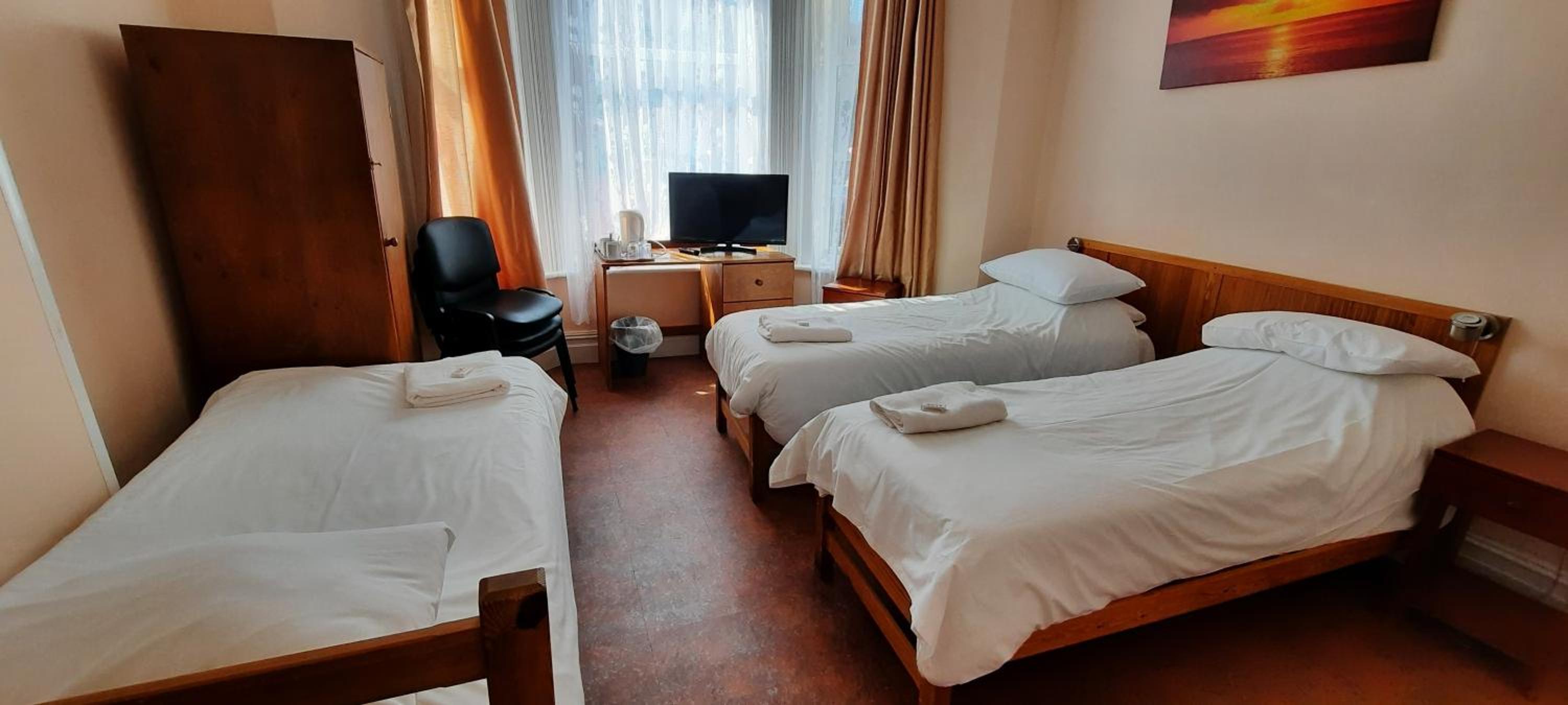 Classic Triple Room photo 2