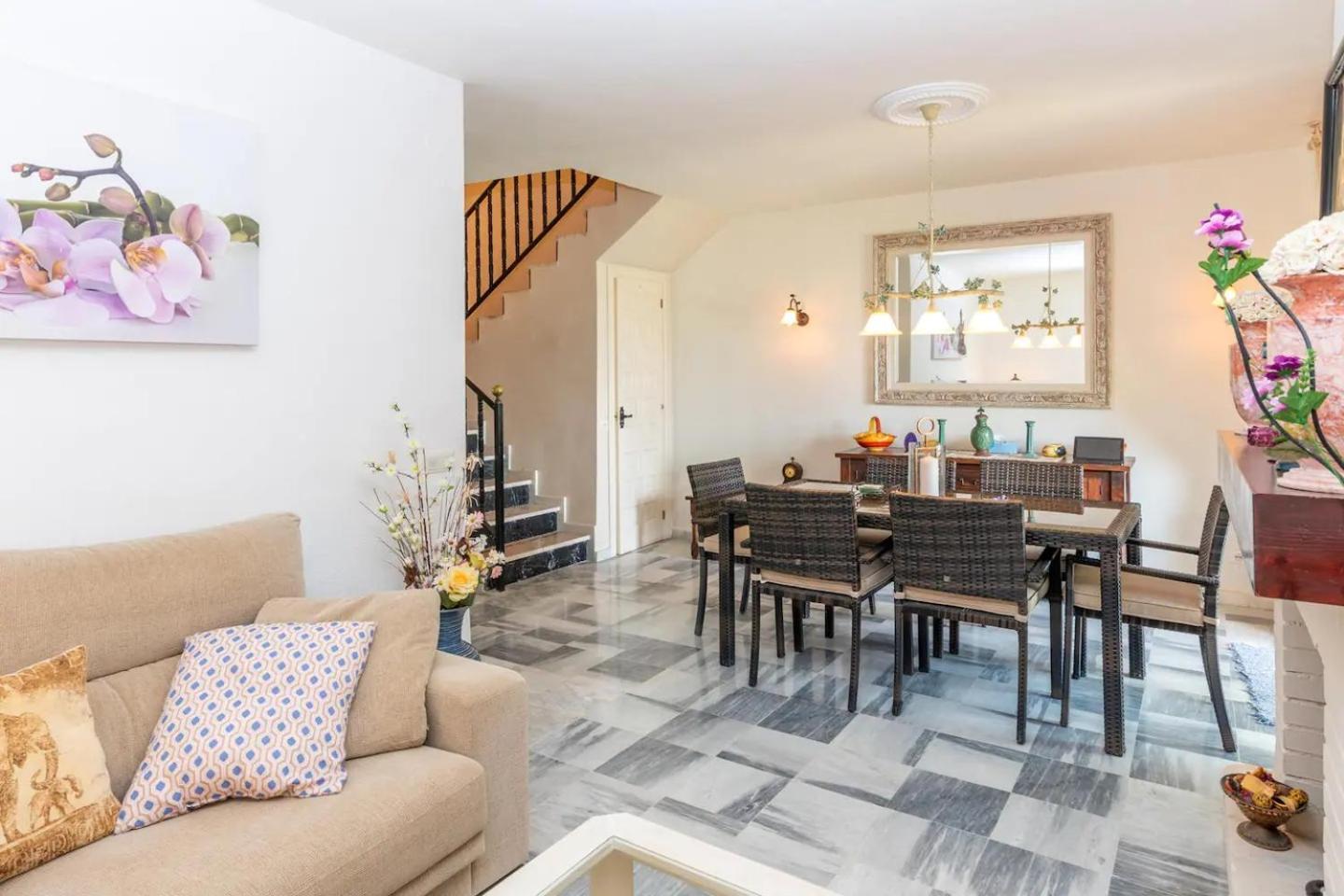 Three-Bedroom House photo 2