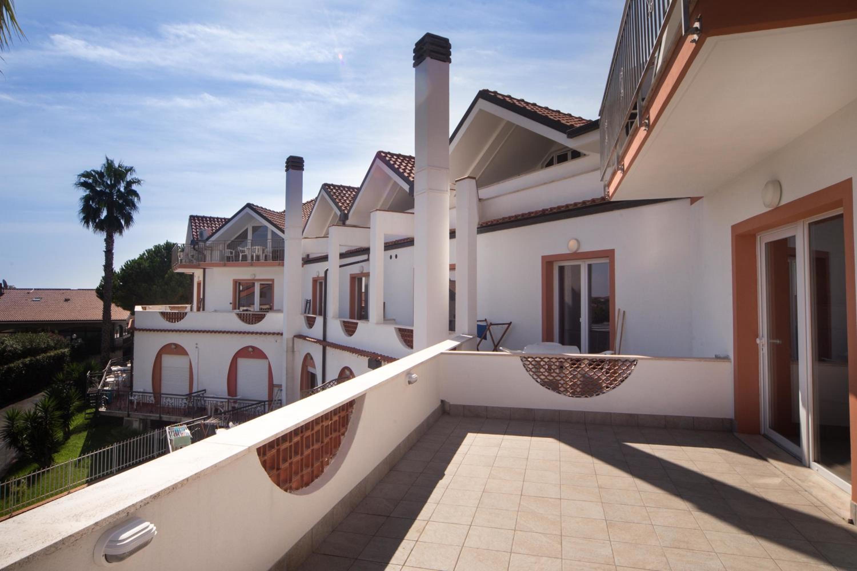 Two-Bedroom Apartment with Terrace (4 Adults) photo 2