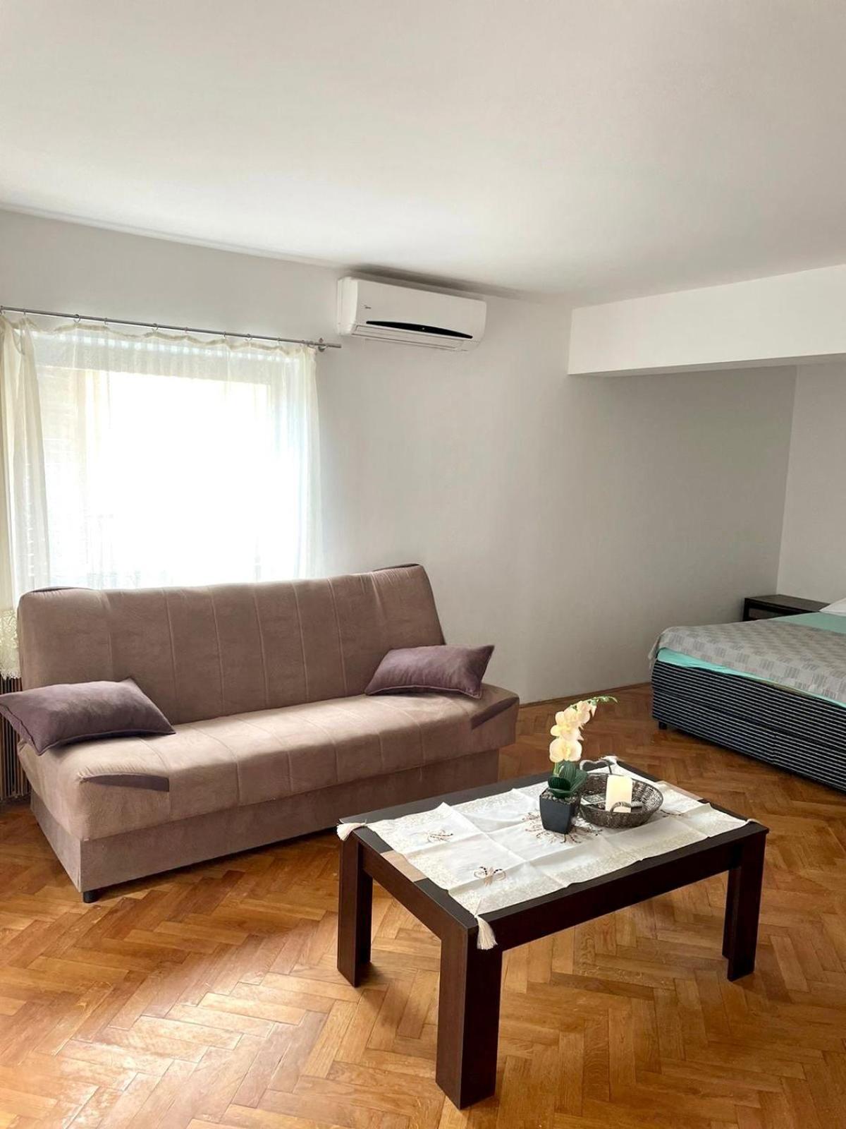 King Studio with Sofa Bed photo 3