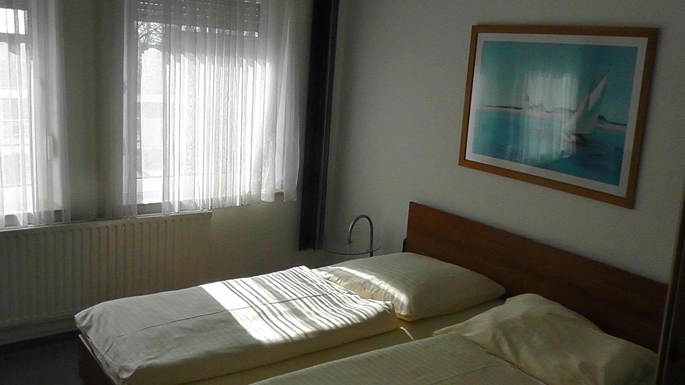 Double Room with Shared Bathroom photo 2