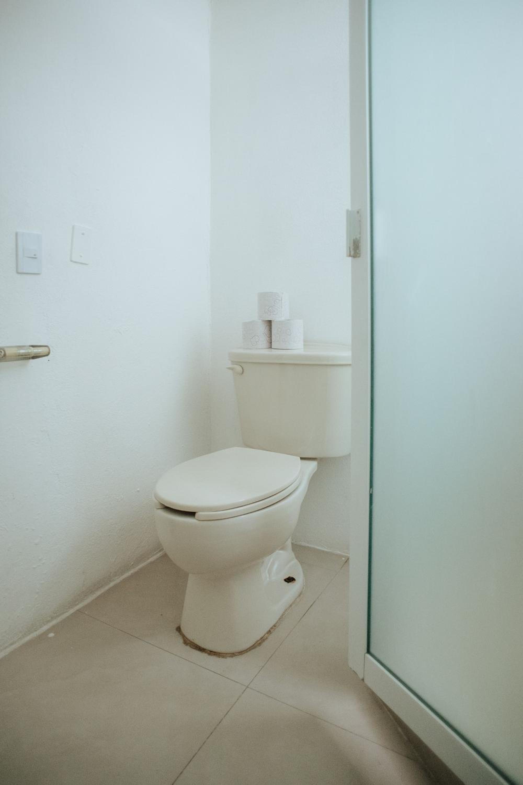 One-Bedroom House - Photo 2