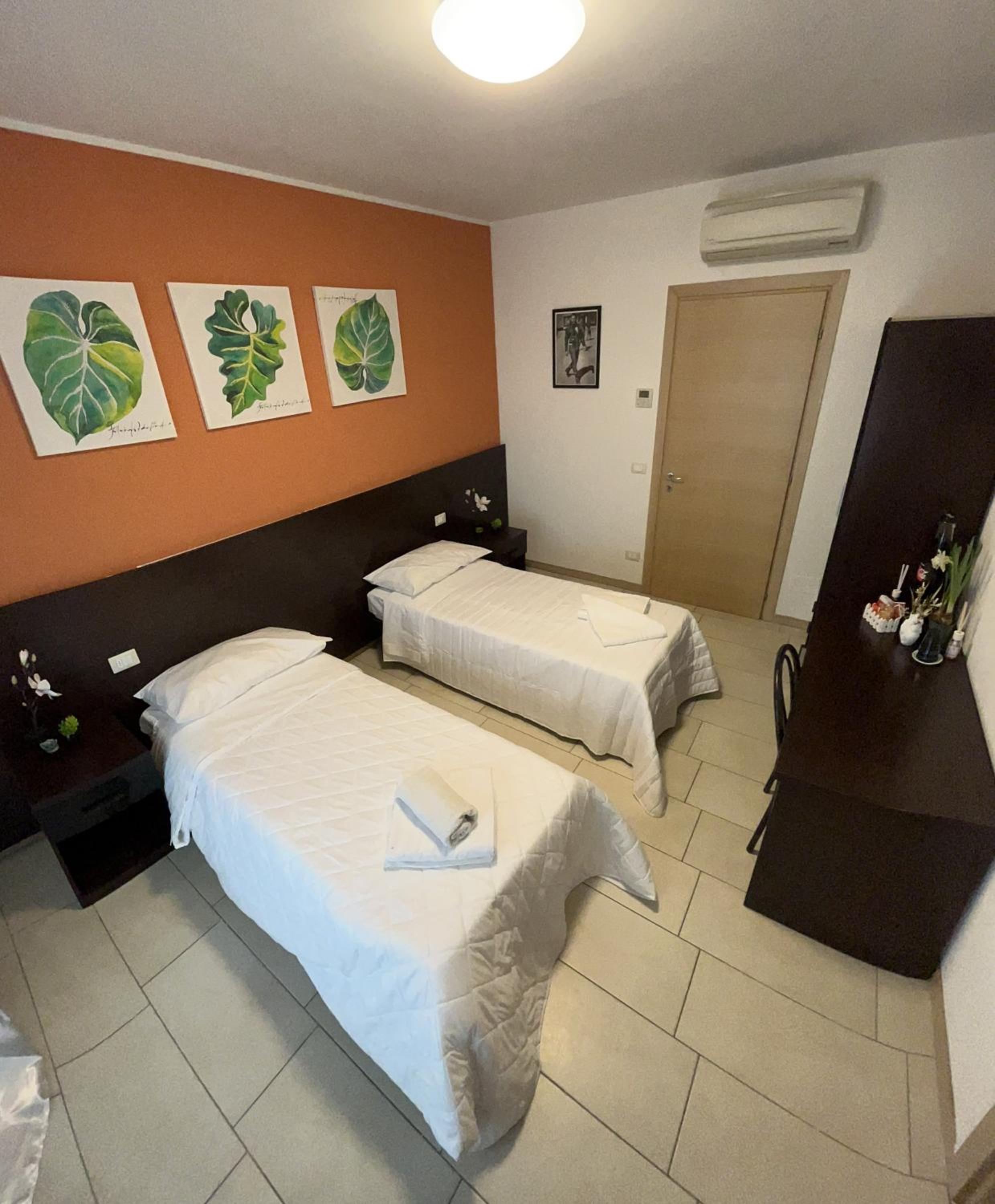Double or Twin Room photo 3