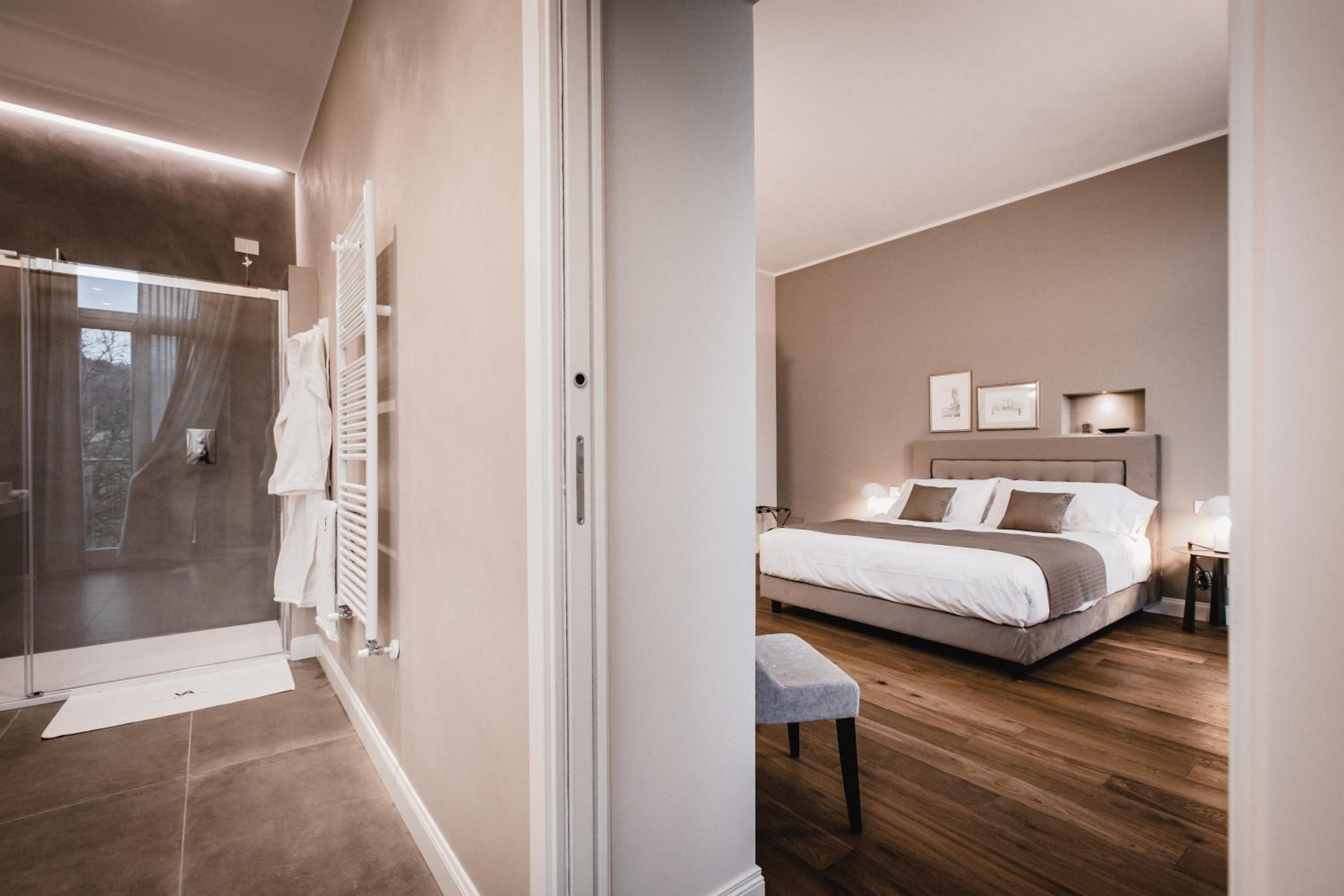 Suite with Balcony photo 2