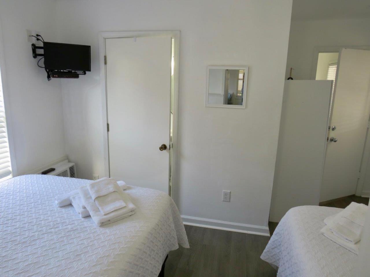 Two-Bedroom Suite - Photo 16