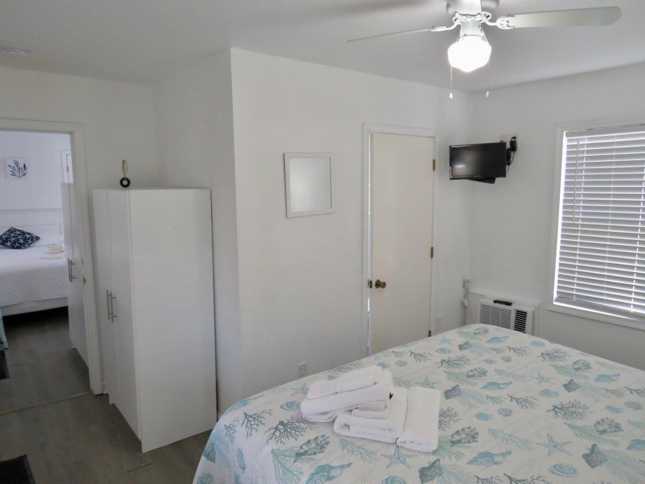 Two-Bedroom Suite - Photo 12