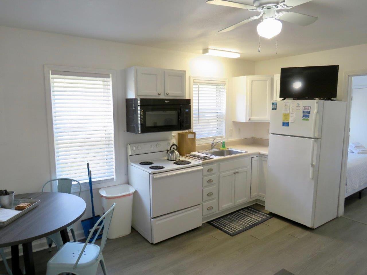 Two-Bedroom Suite - Photo 6