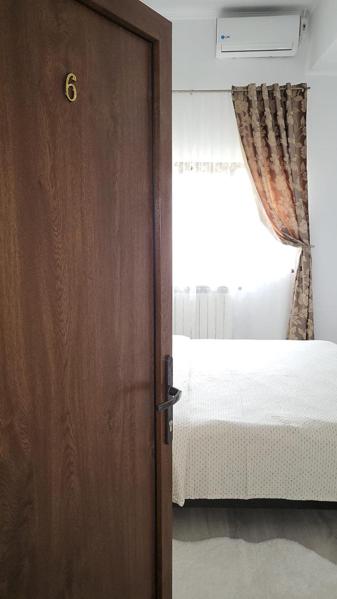Double Room with Extra Bed photo 2