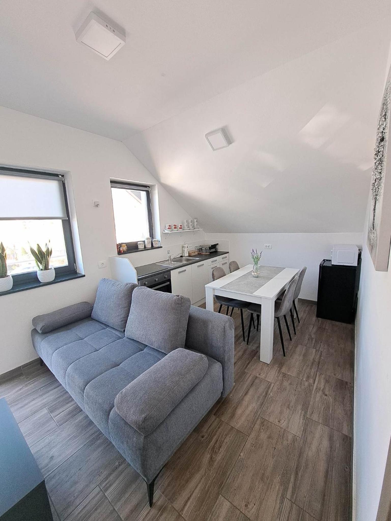 One-Bedroom Apartment - Photo 7