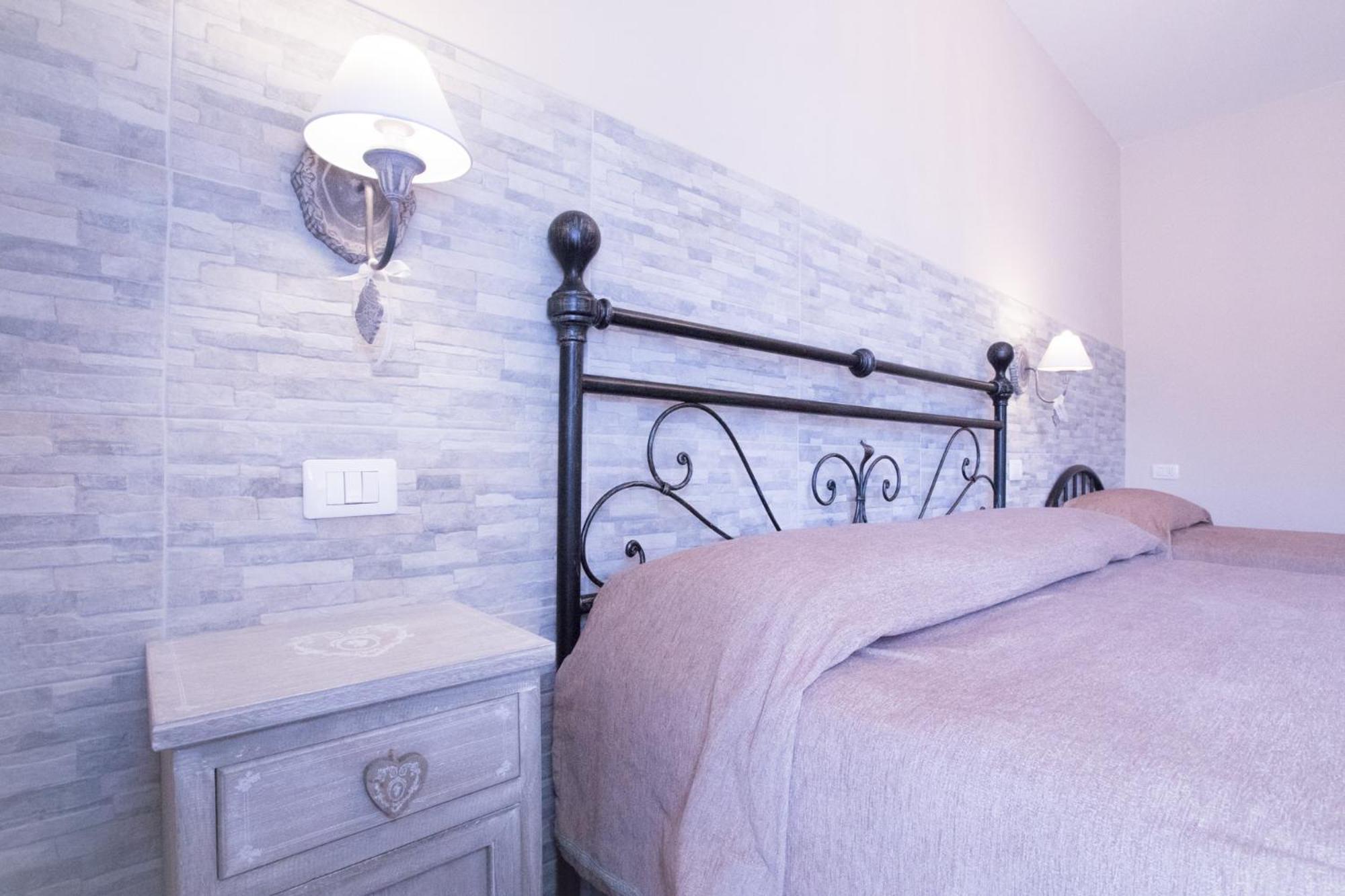 Quadruple Room - Photo 8