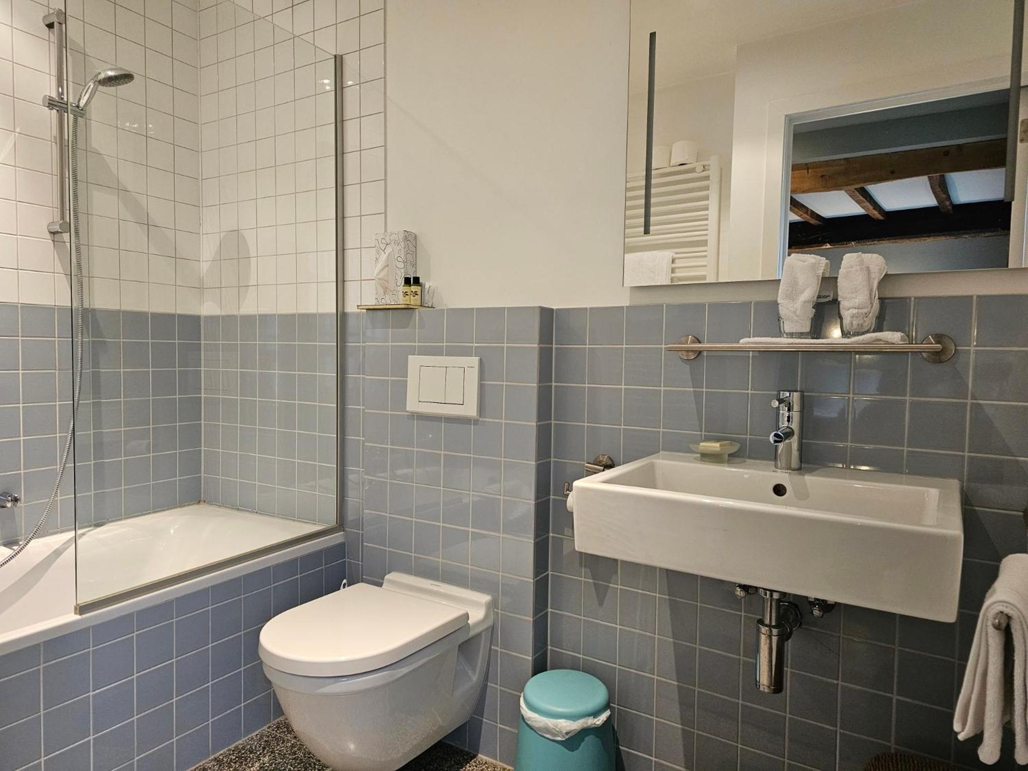 Double Room with Private Bathroom photo 3