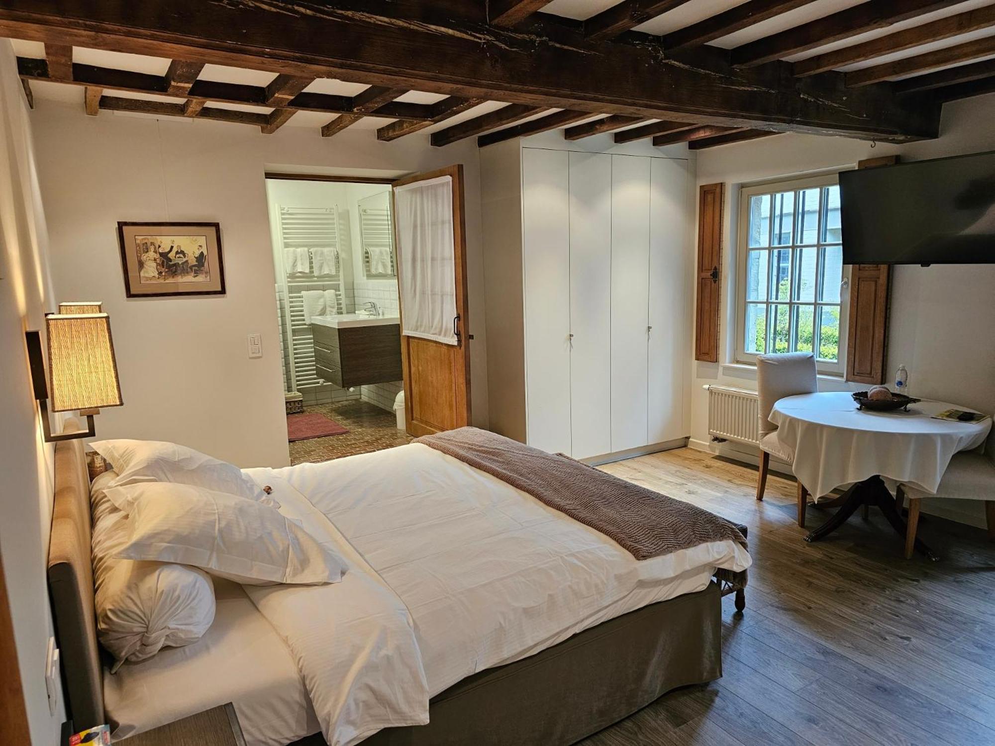 Deluxe Double Room with Extra Bed photo 3