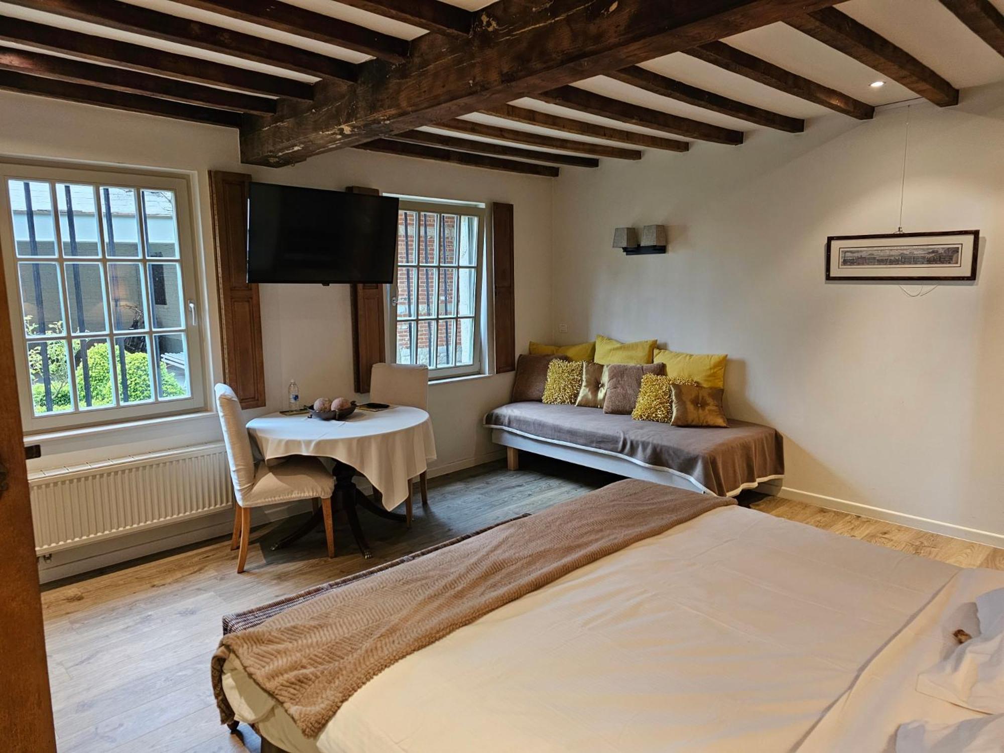 Deluxe Double Room with Extra Bed photo 1