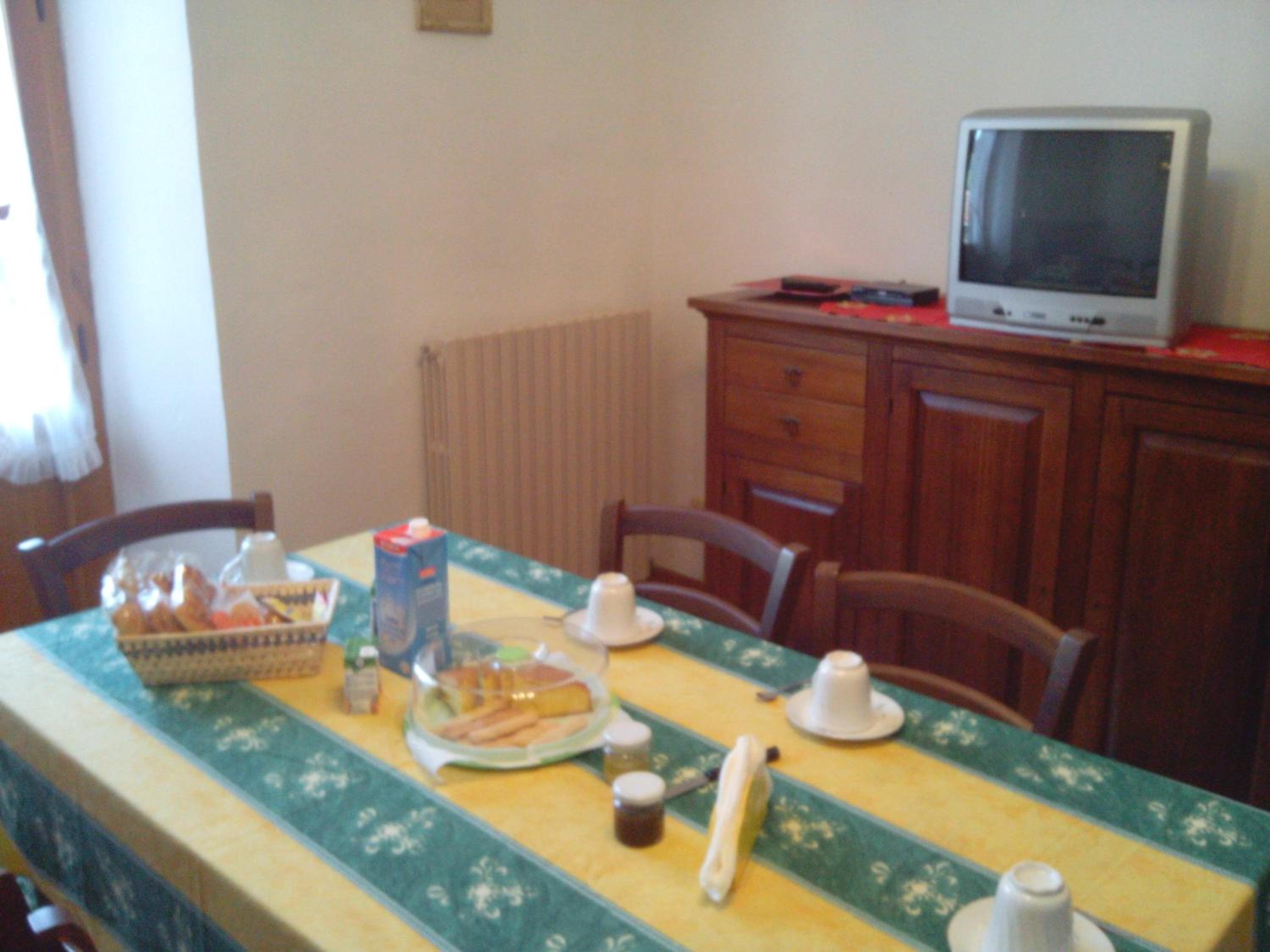 Apartment with Terrace - Photo 32