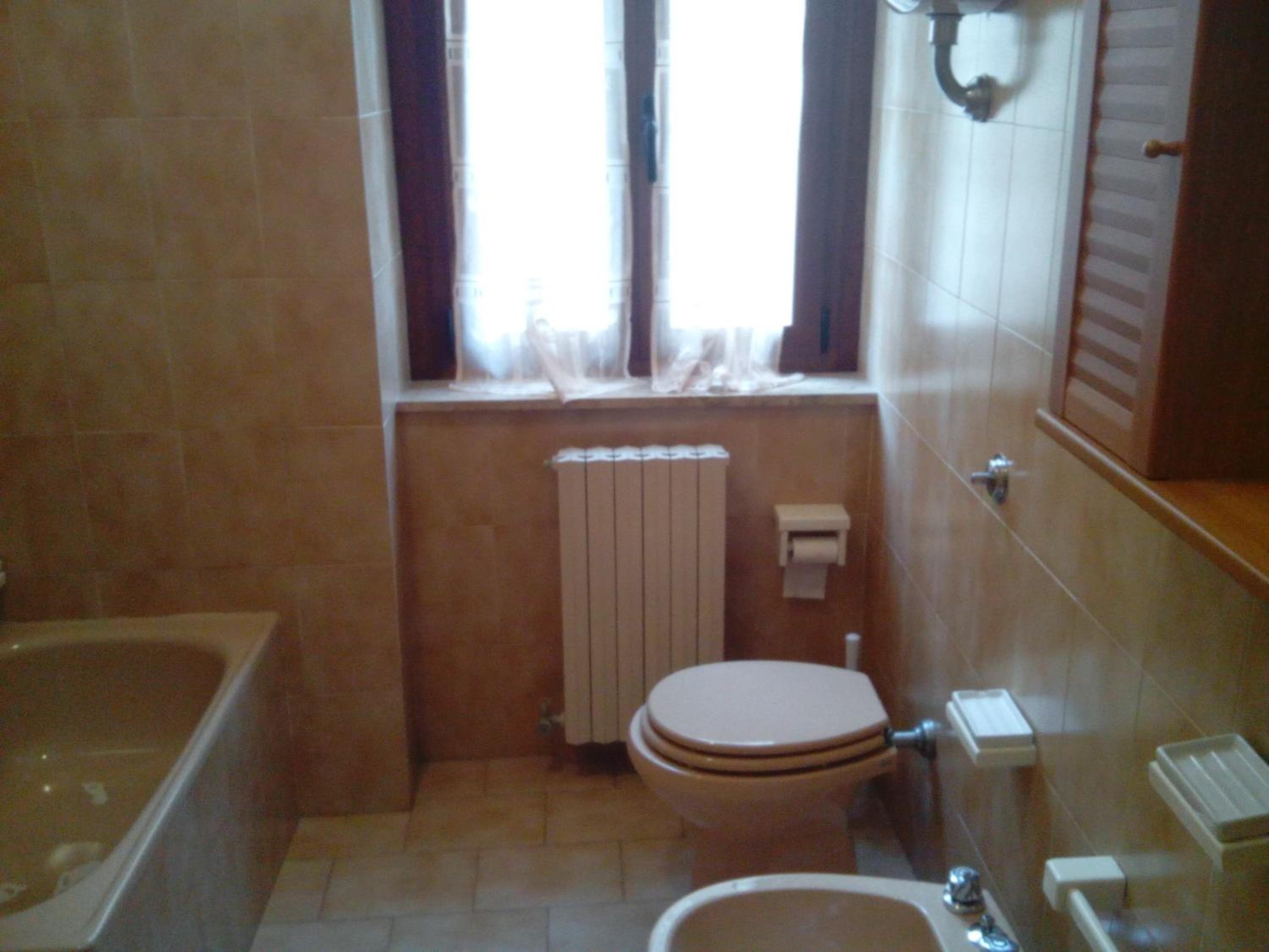 Apartment with Terrace - Photo 9