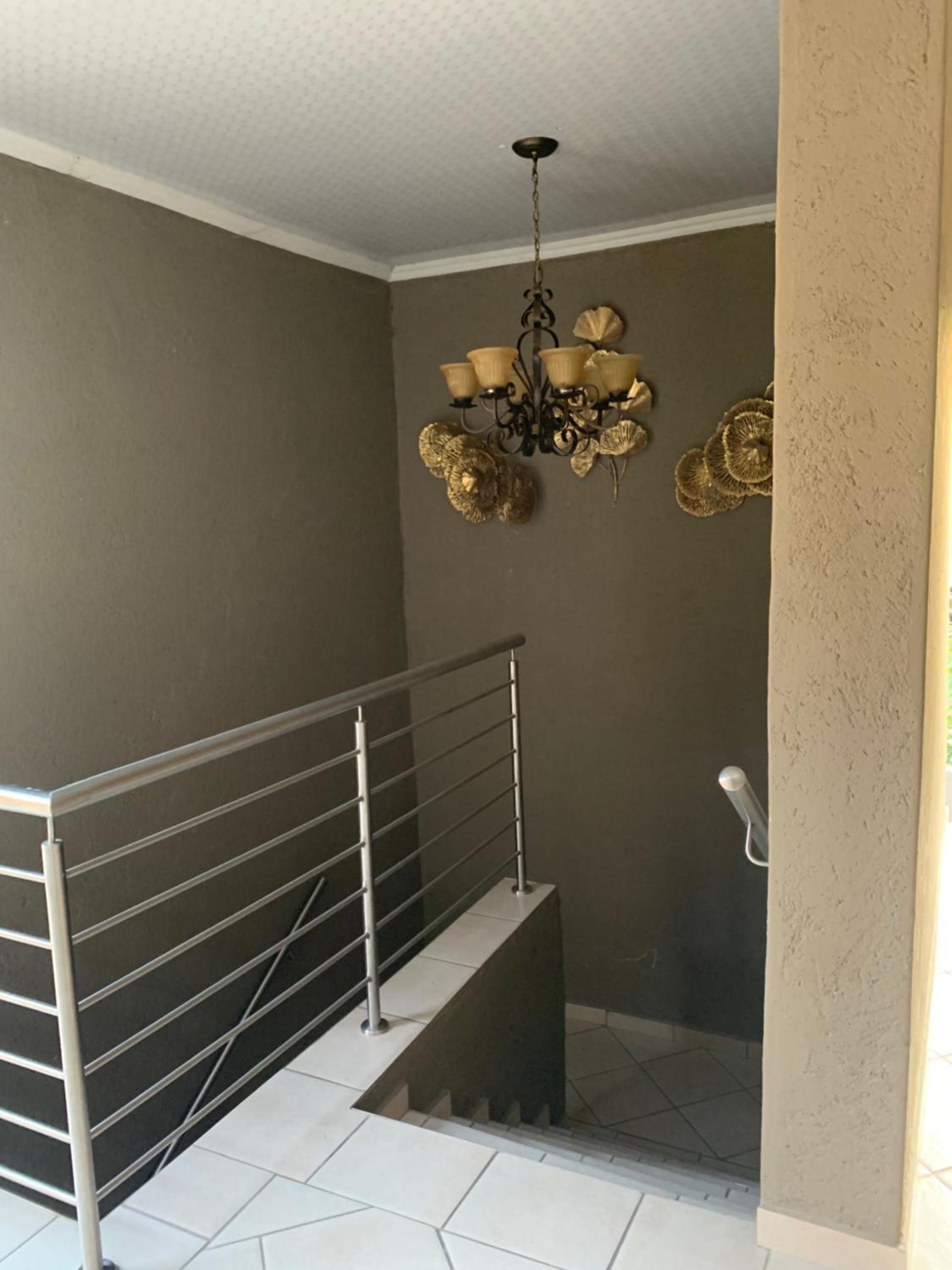 One-Bedroom Apartment - Photo 14