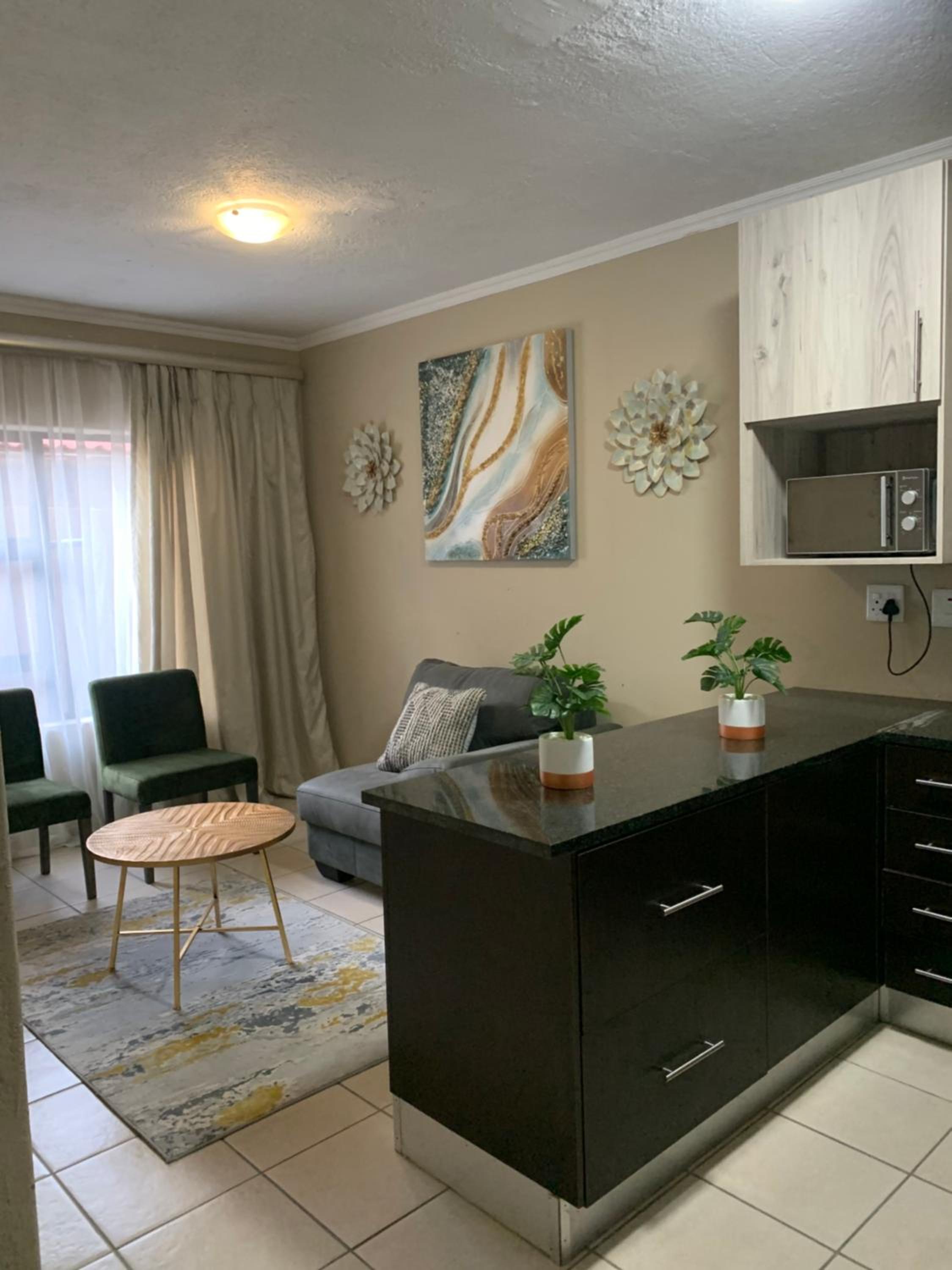 One-Bedroom Apartment - Photo 18