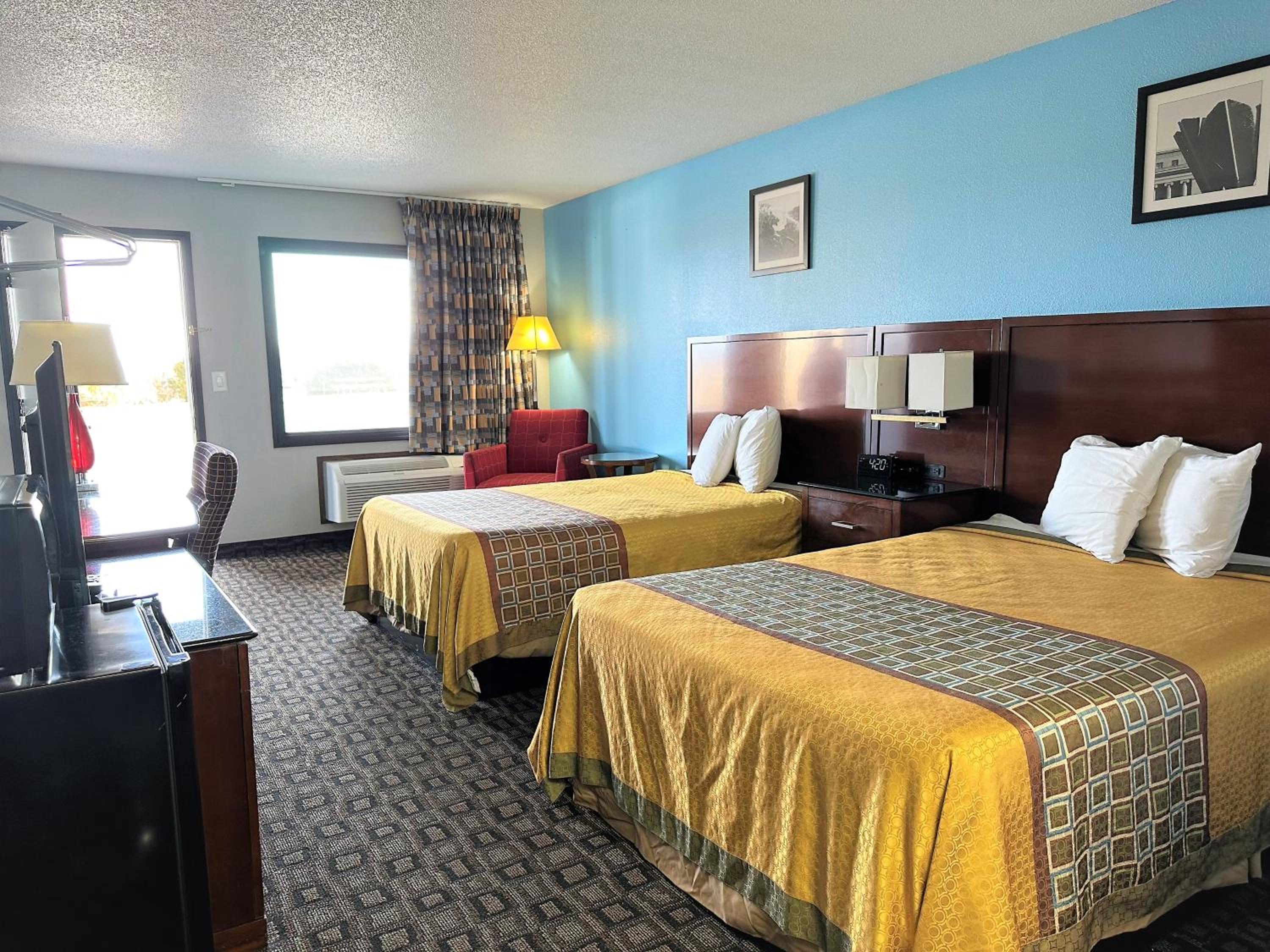 Deluxe Double Room (2 Adults + 1 Child) photo 3