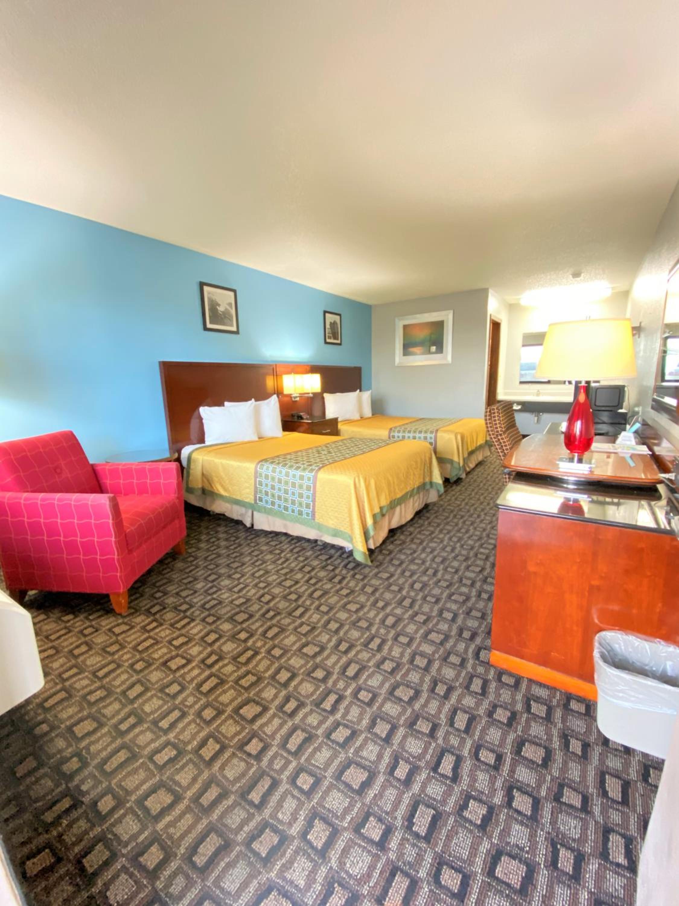 Deluxe Double Room (2 Adults + 1 Child) photo 1