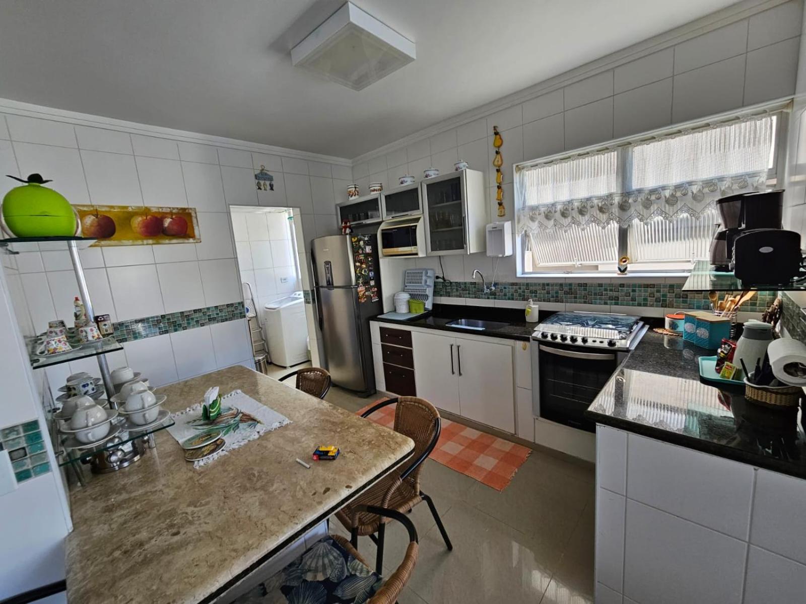 Three-Bedroom Apartment - Photo 6