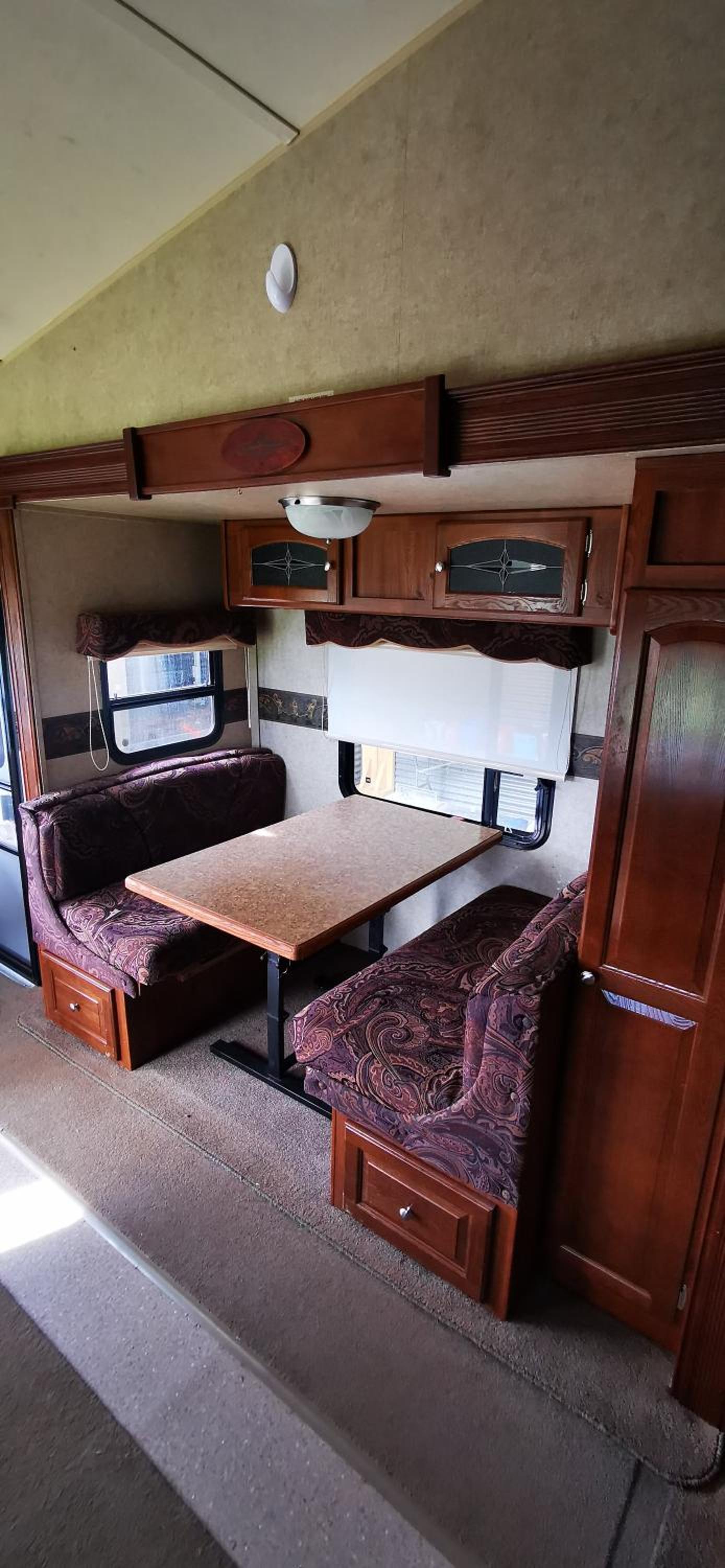 Mobile Home - Photo 13