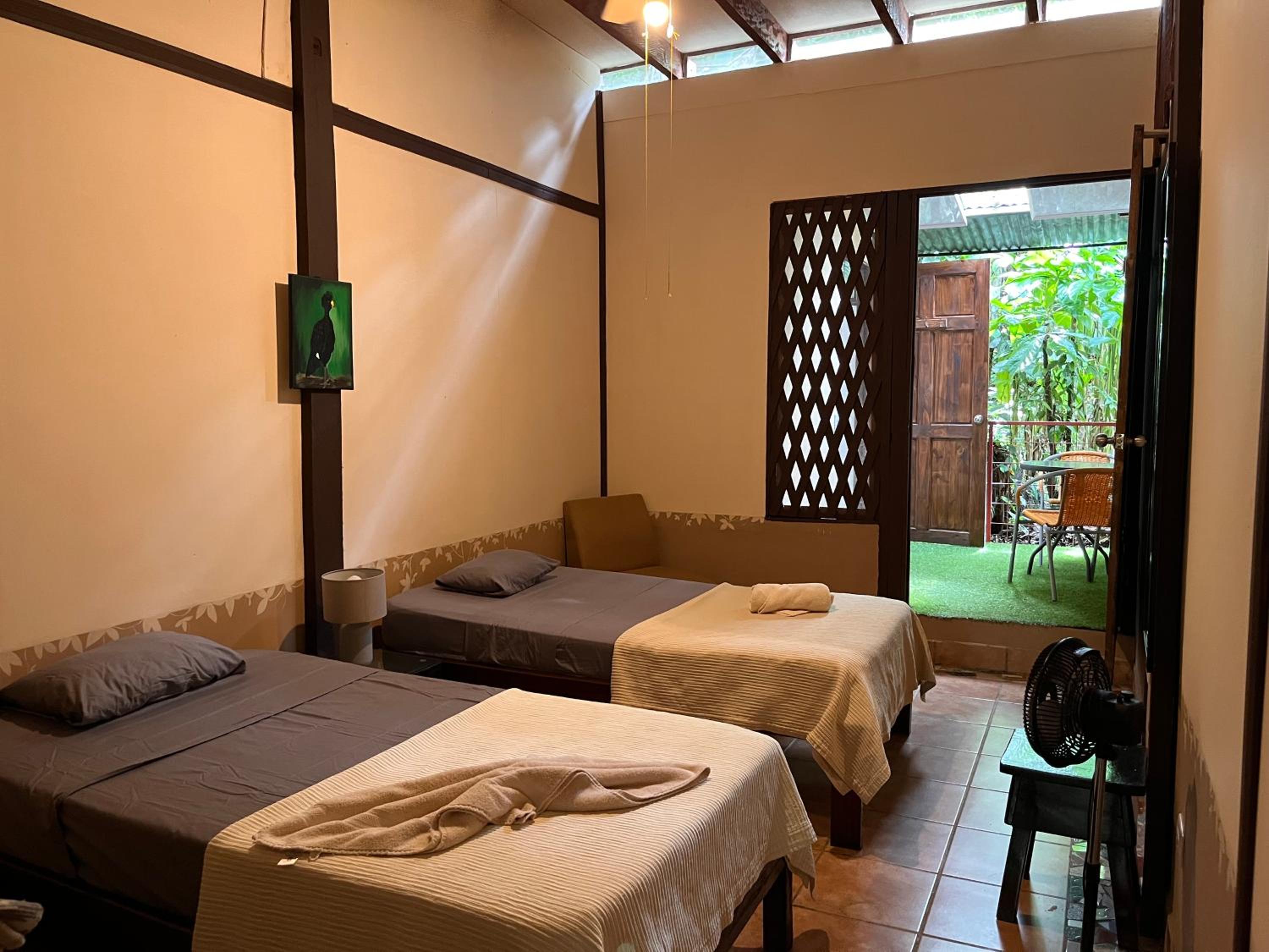 Single Room with Private Bathroom photo 1