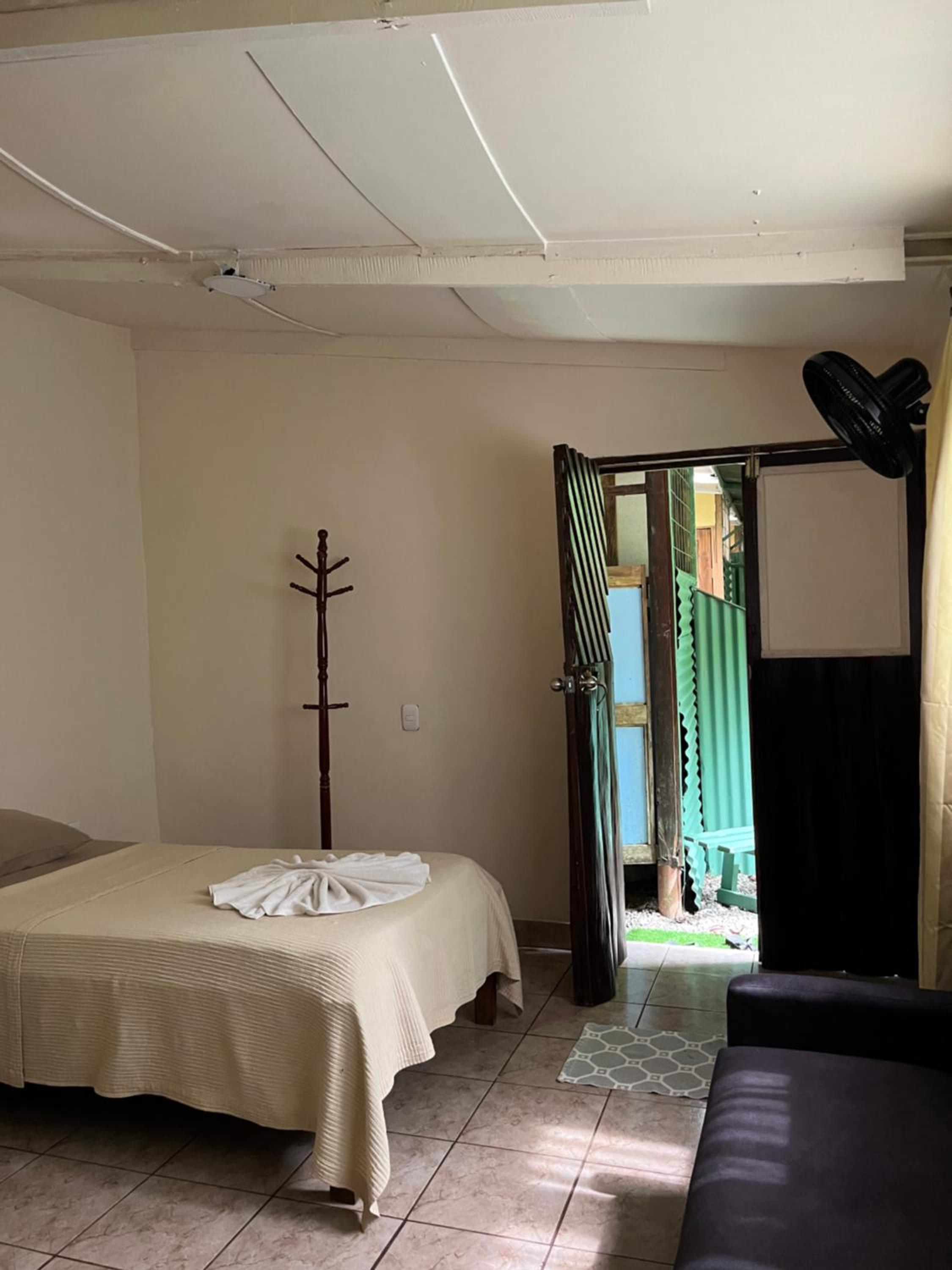 Double Room with Private Bathroom photo 2