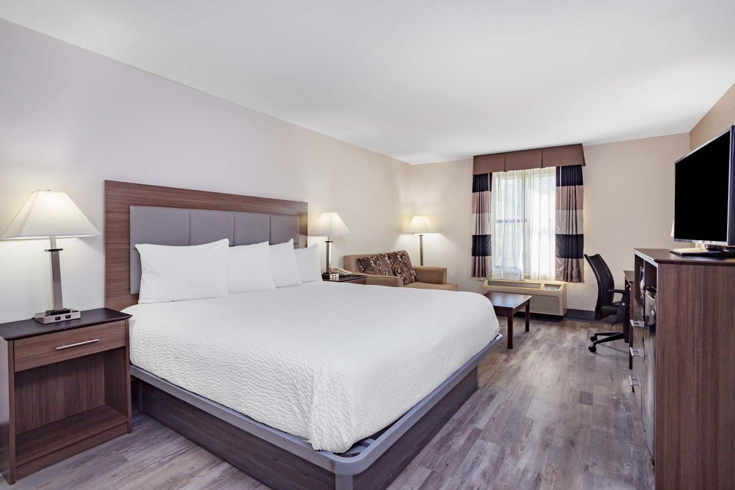 King Room - Disability Access - Non-Smoking - Photo 1