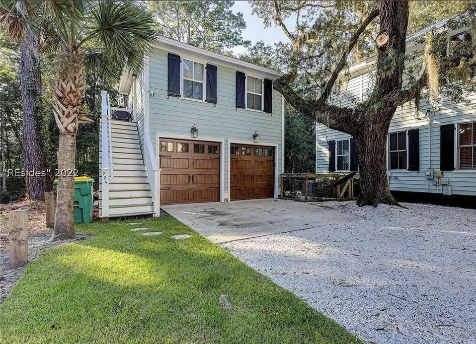 Five-Bedroom House photo 2
