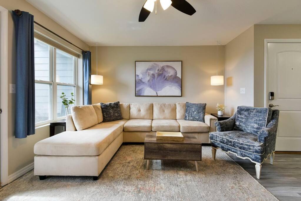Three-Bedroom Apartment photo 1