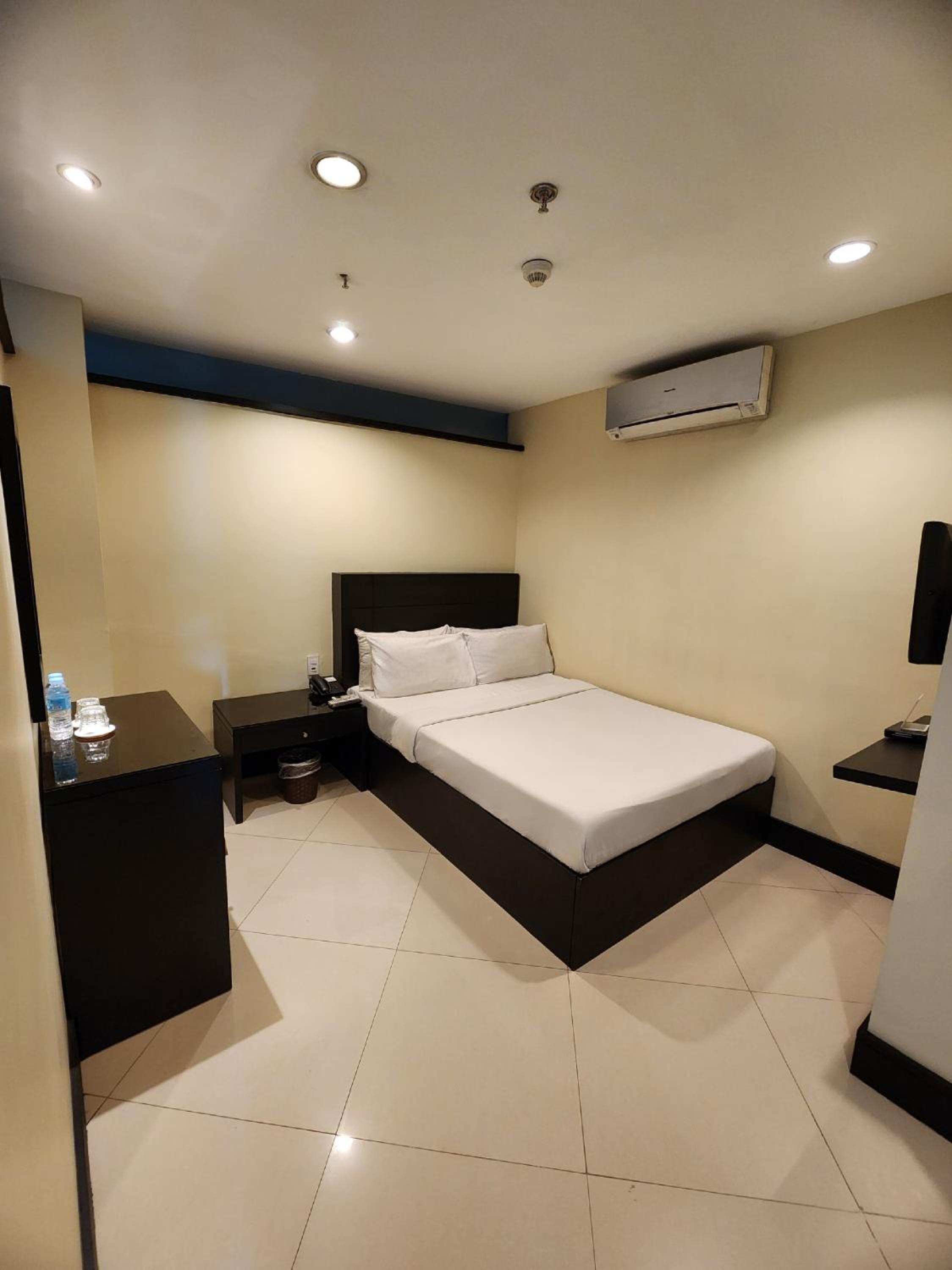 Double Room - Photo 3