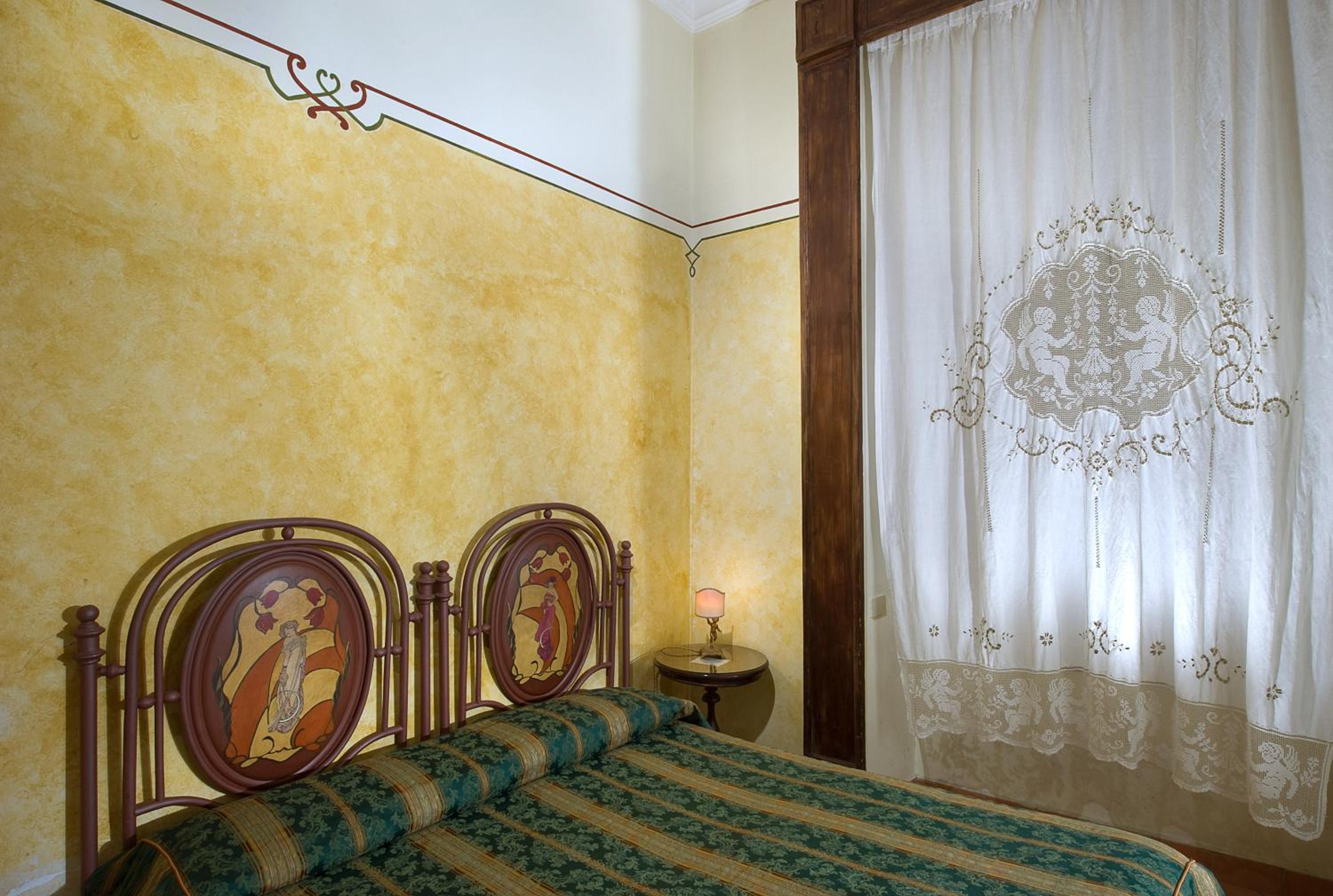 Standard Double or Twin Room - Photo 3