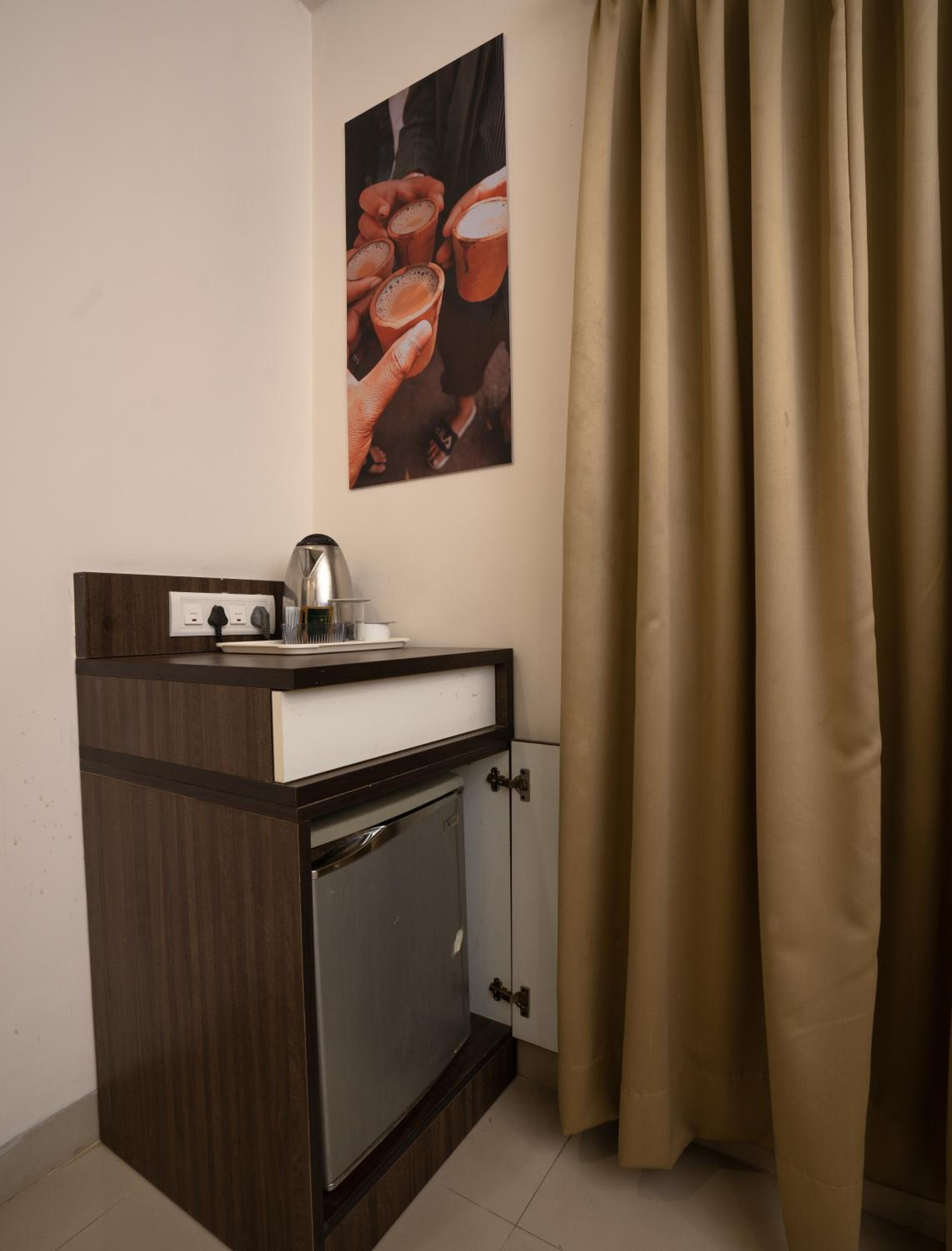 Deluxe King Room - Photo 2