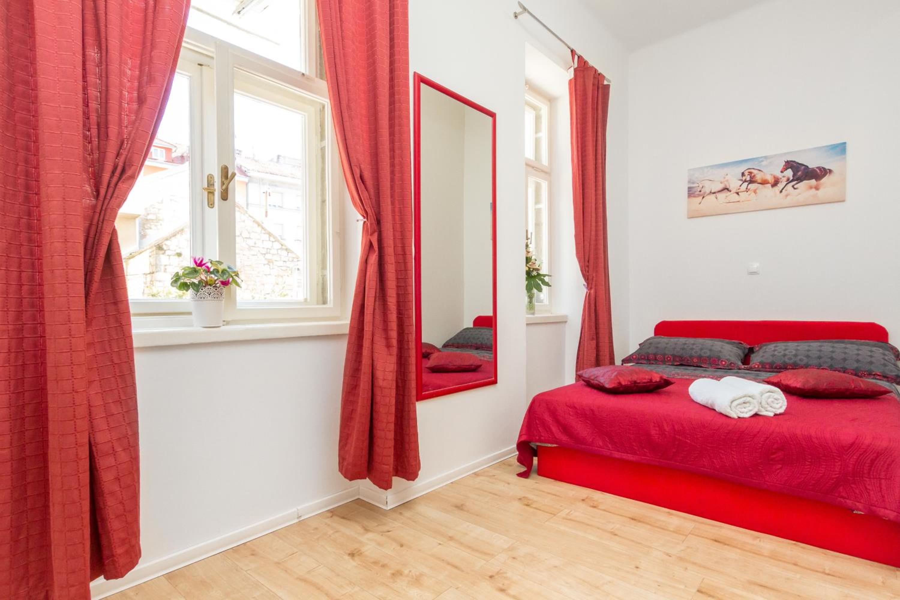 King Studio with Sofa Bed