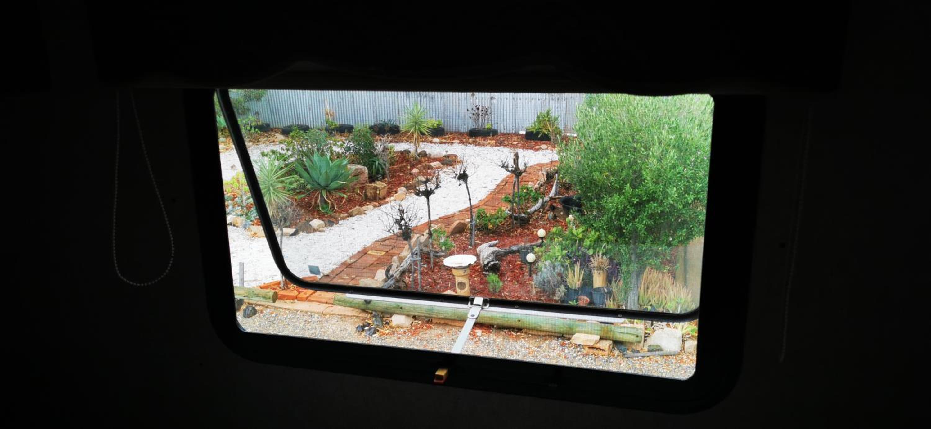 Mobile Home - Photo 14