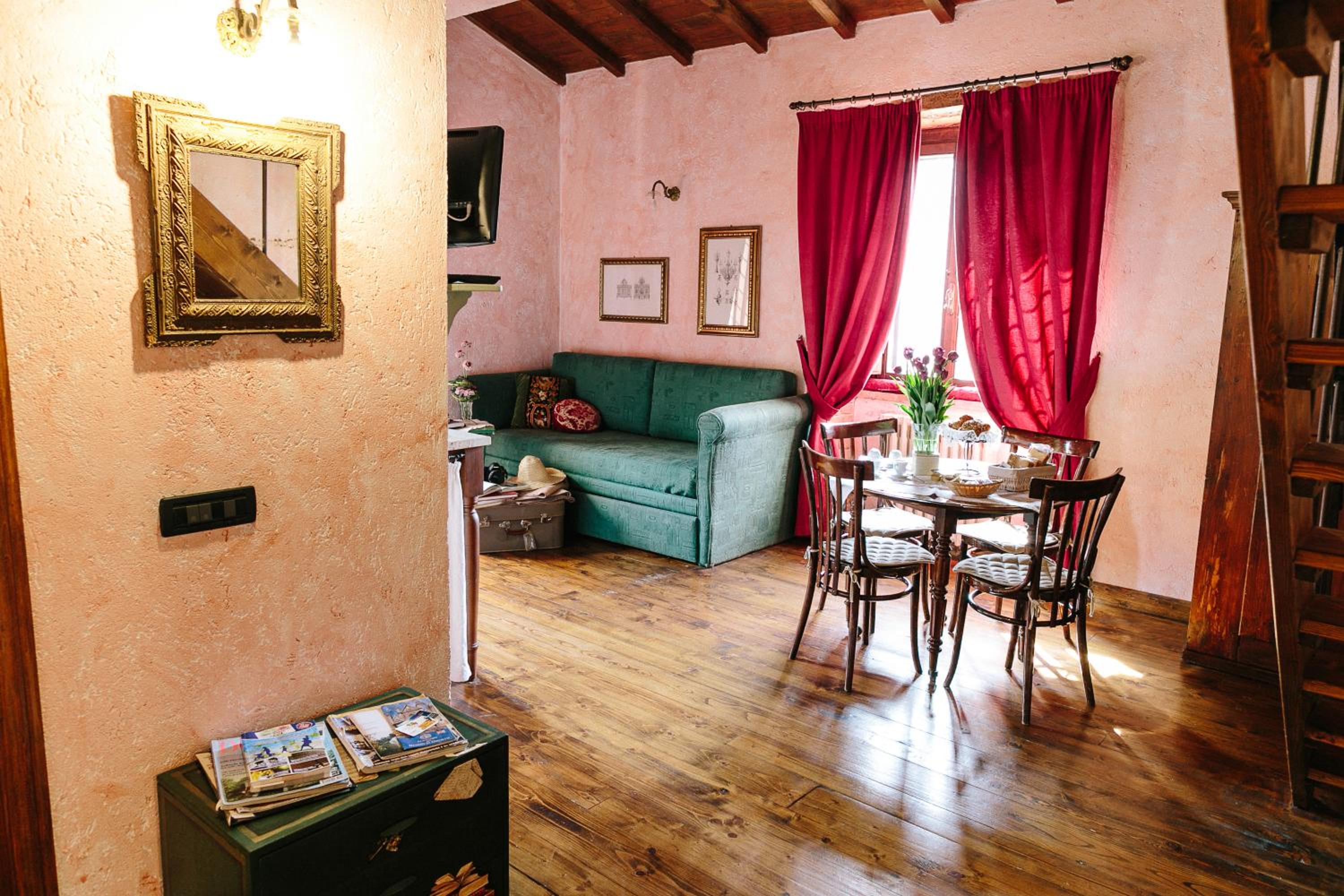 Suite - Split Level photo 1
